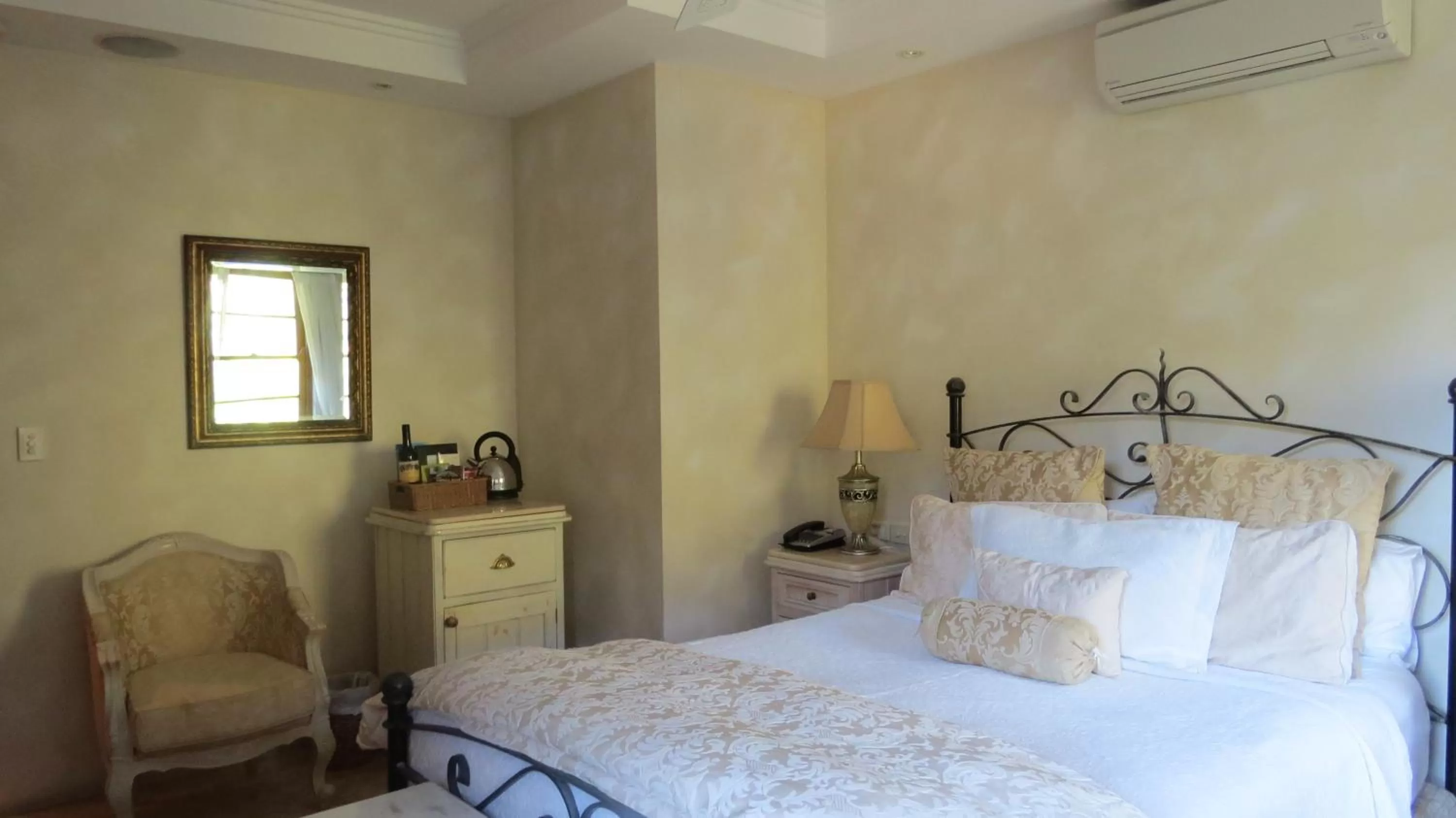 Day, Bed in Victoria's At Wategos