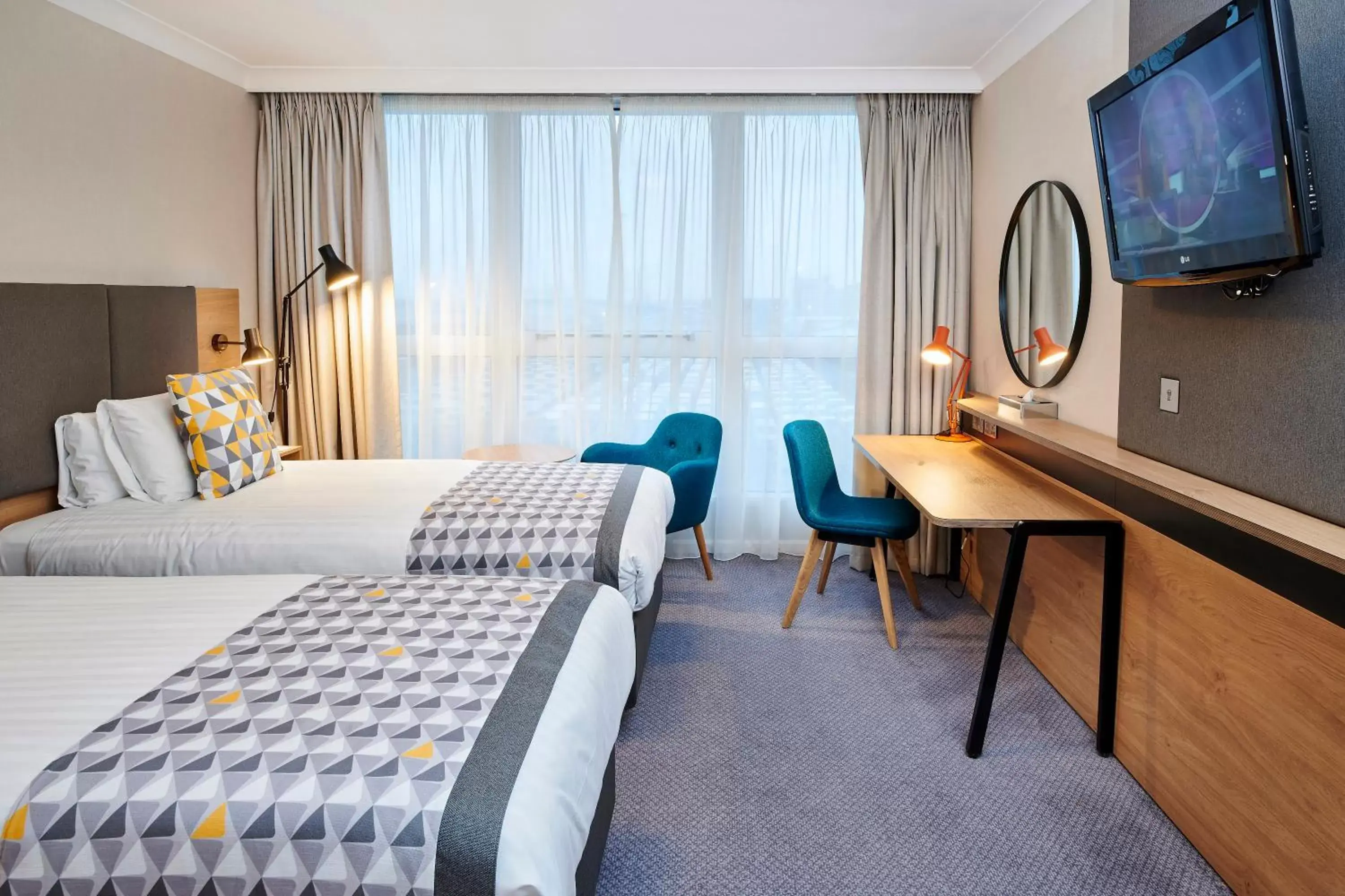 Standard Twin Room with Harbor View in voco Southampton by IHG Standard Twin Room with Harbor View in voco Southampton by IHG