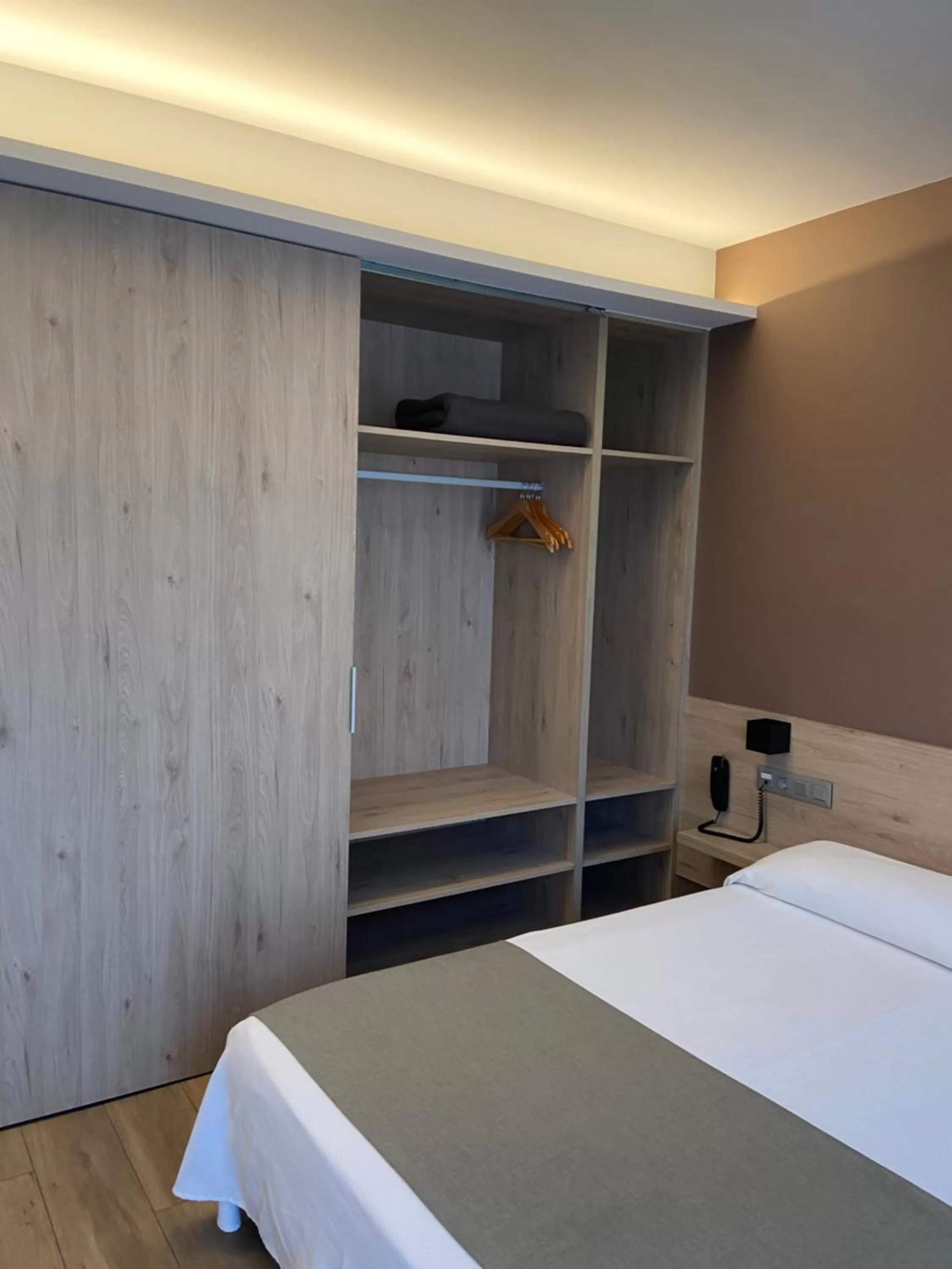 Bed in Hotel Mestral Perelló