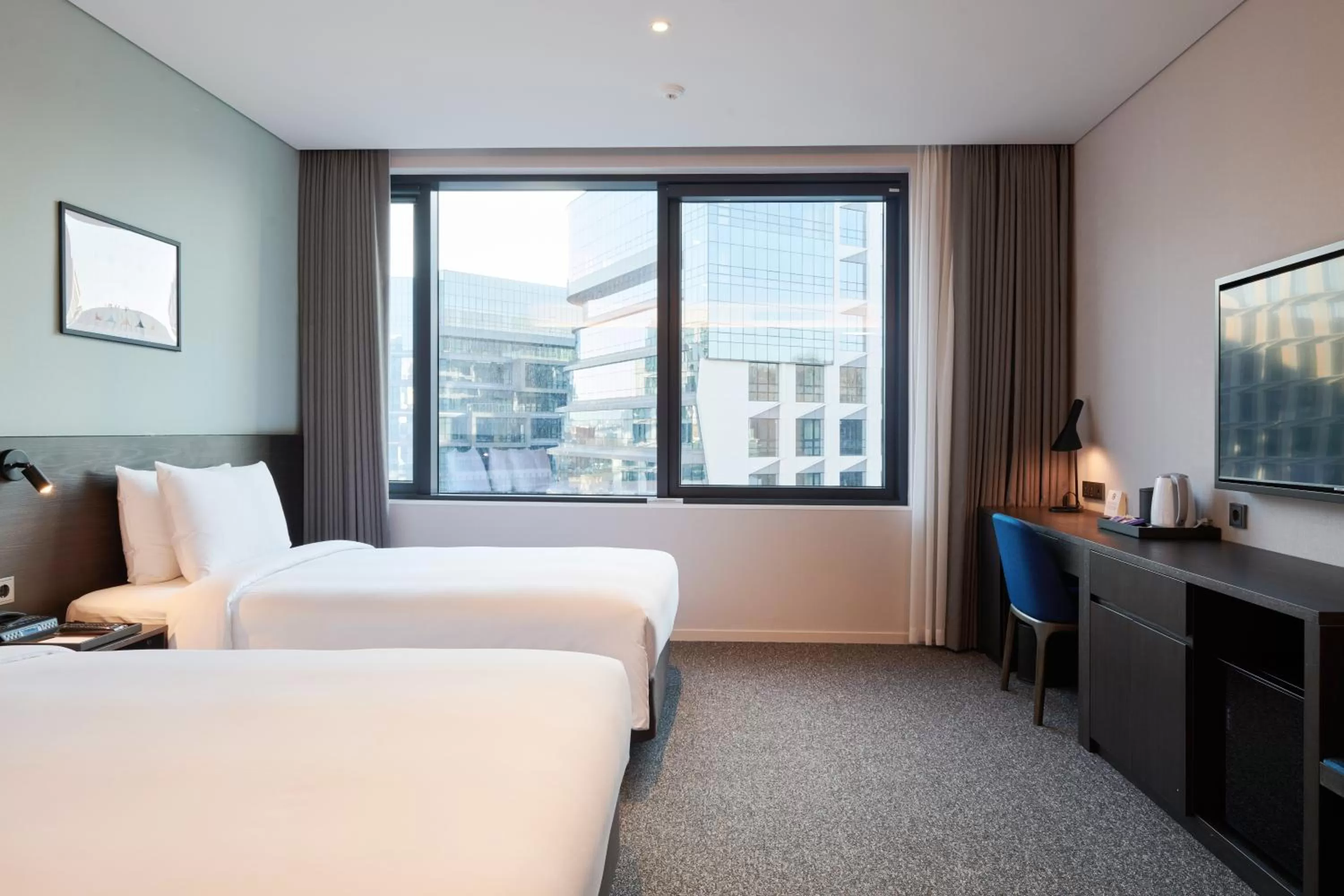 Photo of the whole room, Bed in Nine Tree by Parnas Seoul Pangyo