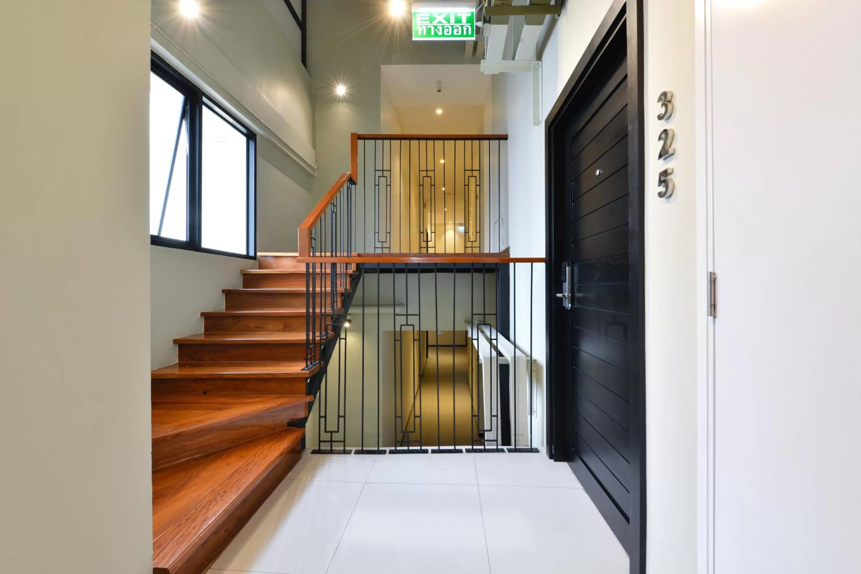 Property building in Oldthaiheng Hotel