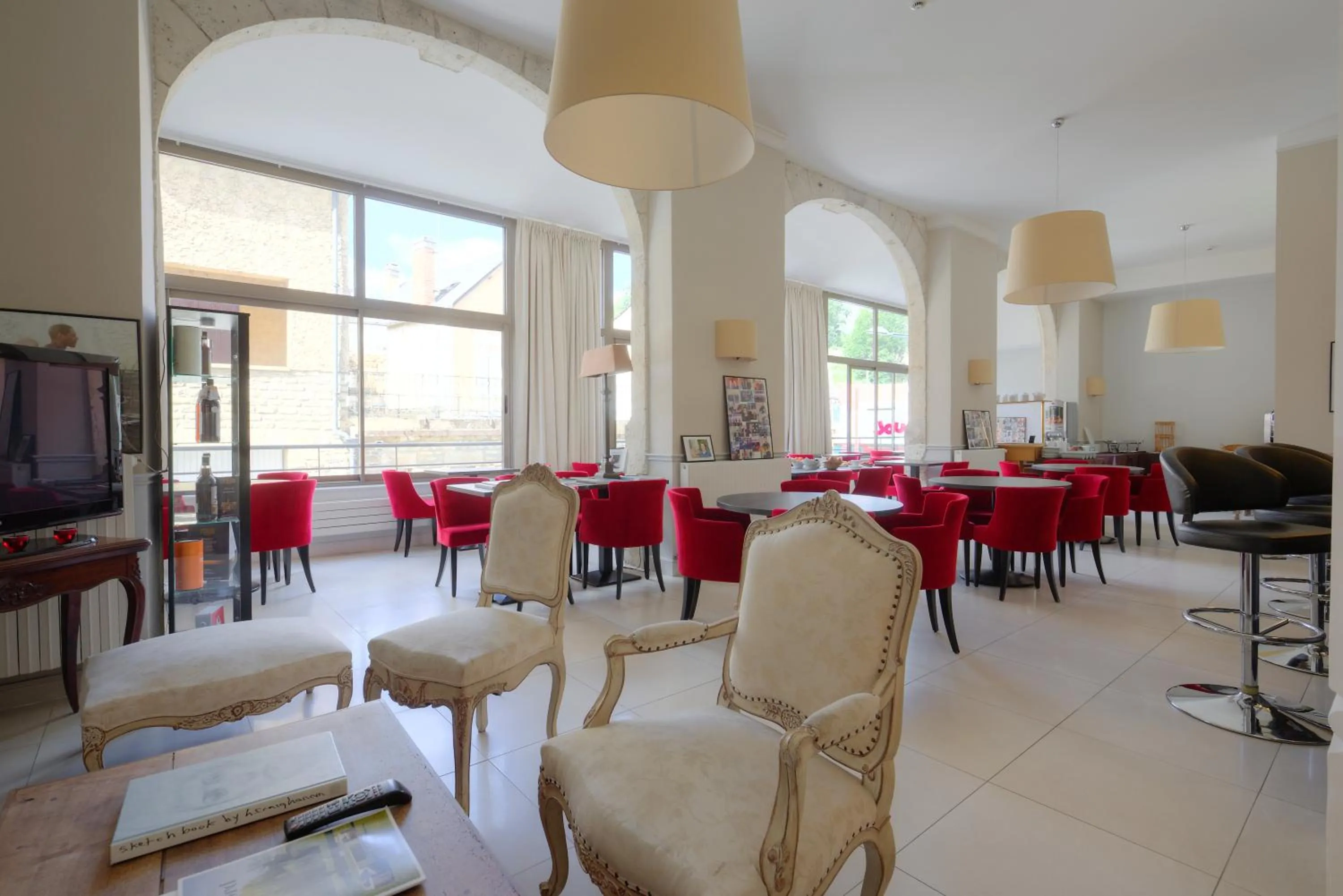 Breakfast in Hotel Le Renoir