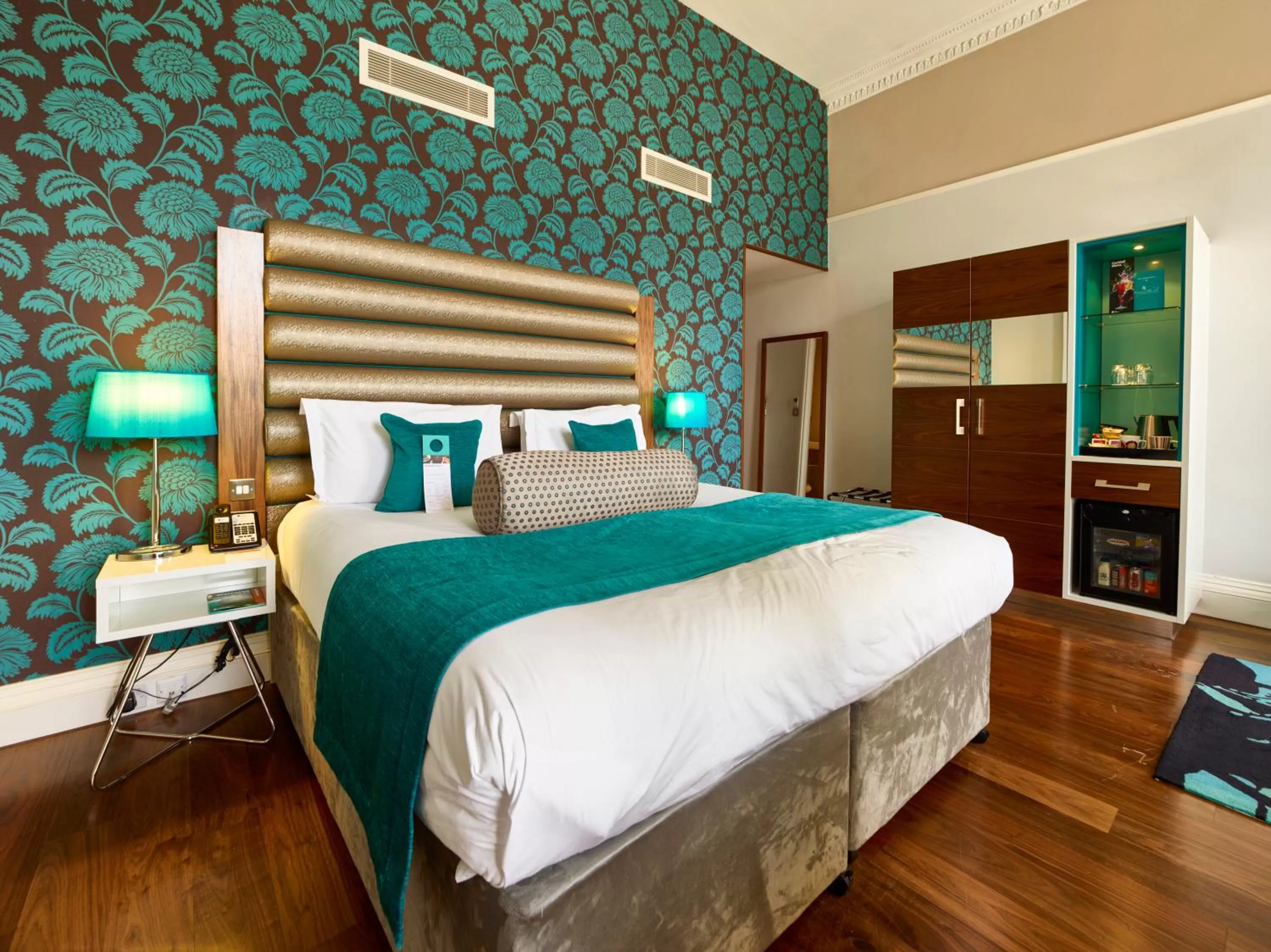 Photo of the whole room, Bed in Hotel Indigo Edinburgh by IHG