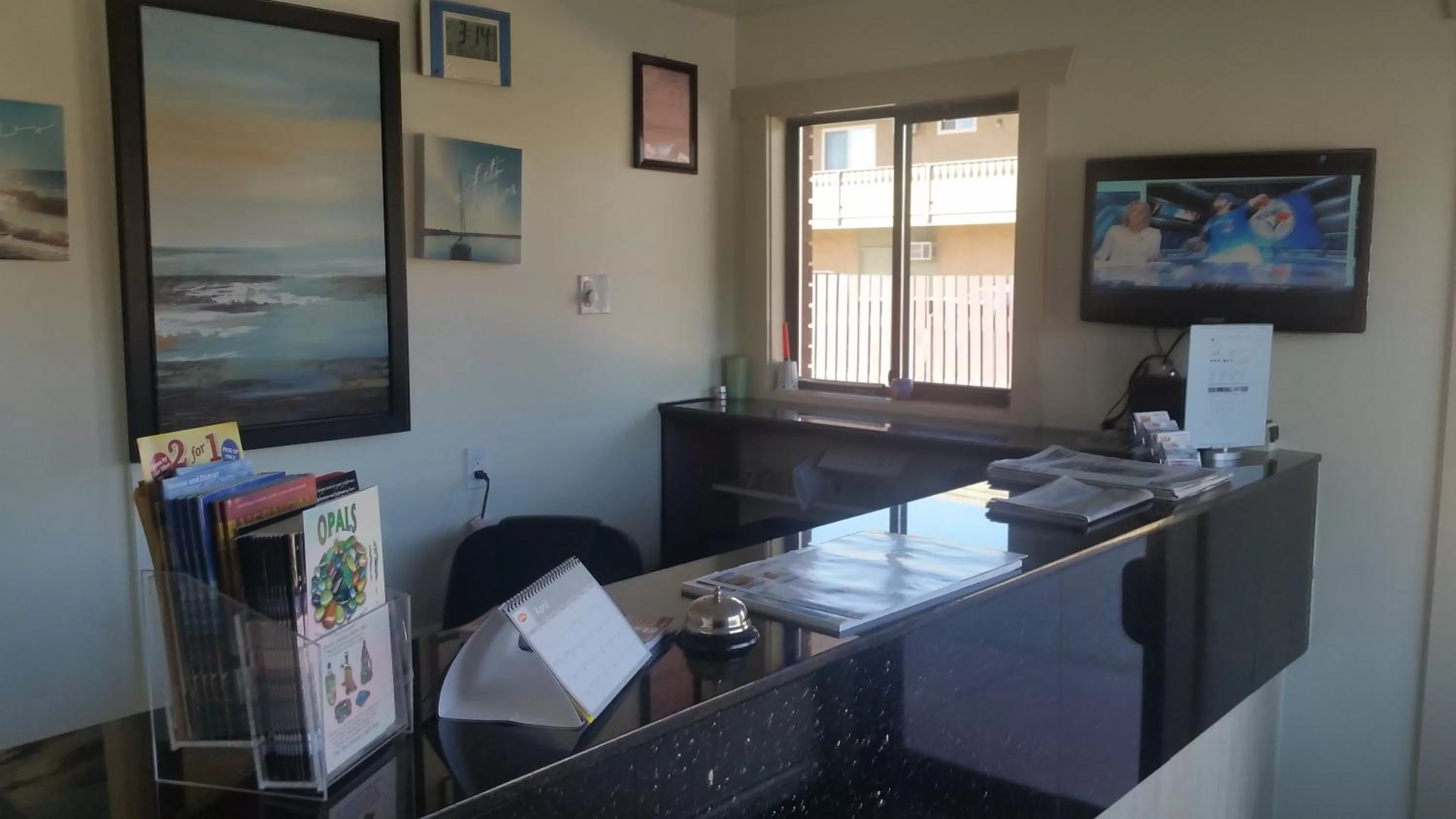 Lobby or reception in Canadas Best Value Inn & Suites-Vernon