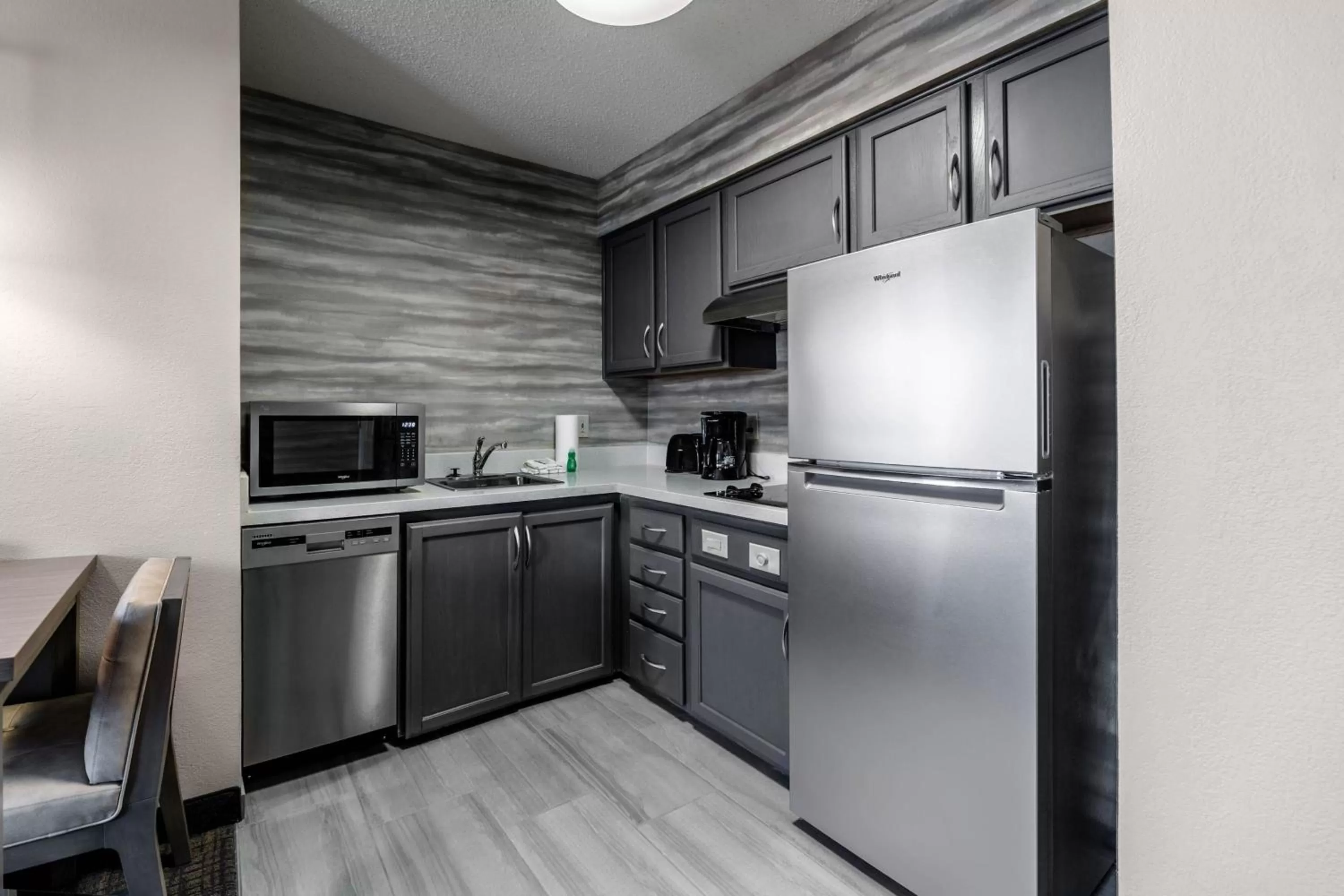 Bedroom in Residence Inn Columbus Easton