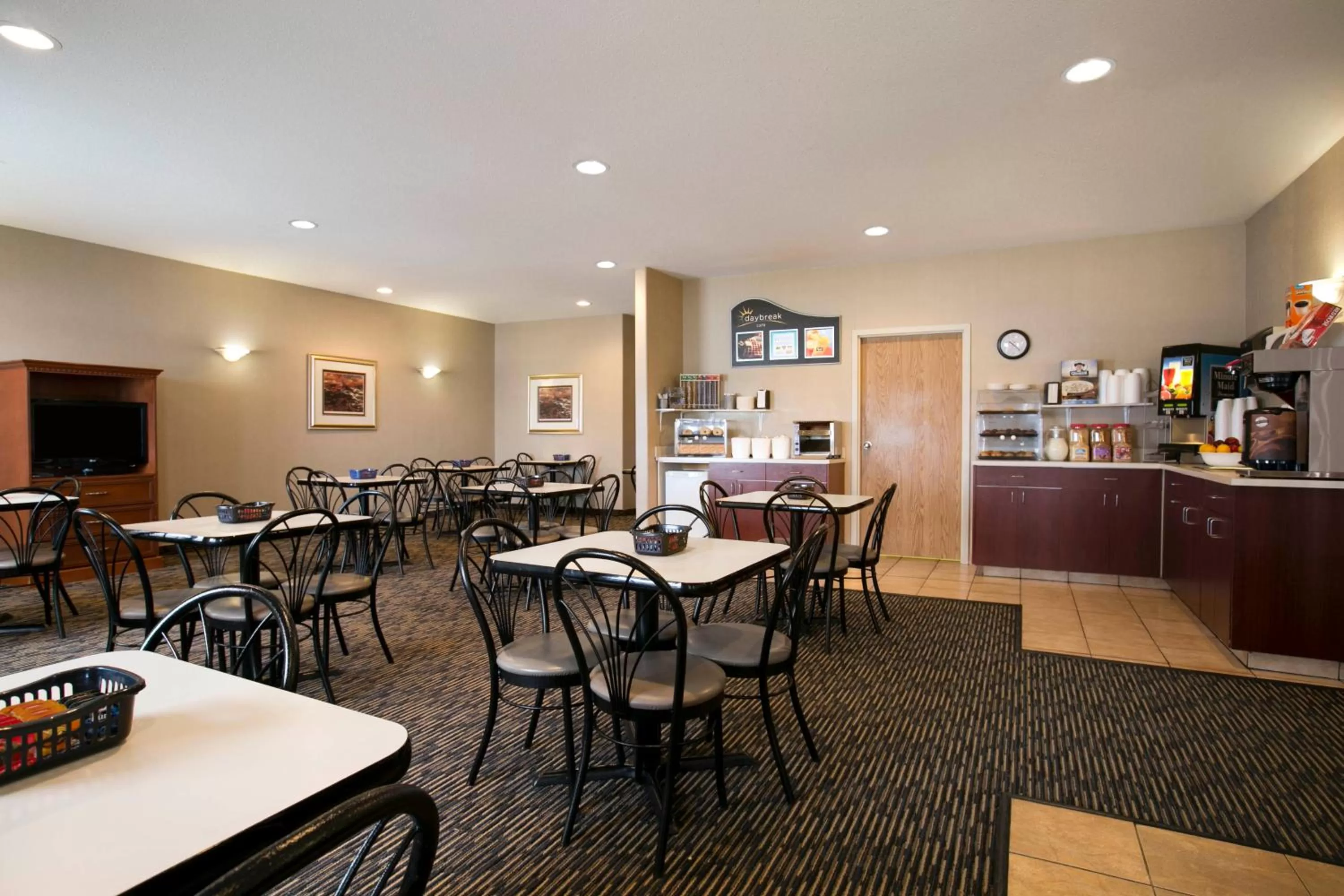 Restaurant/places to eat in Days Inn by Wyndham Moose Jaw