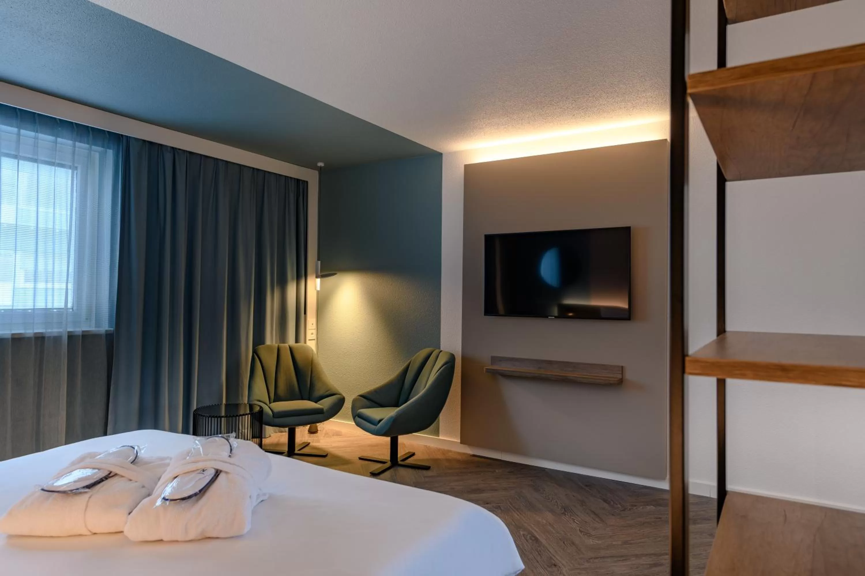 TV and multimedia, Bed in Novotel Zurich City West