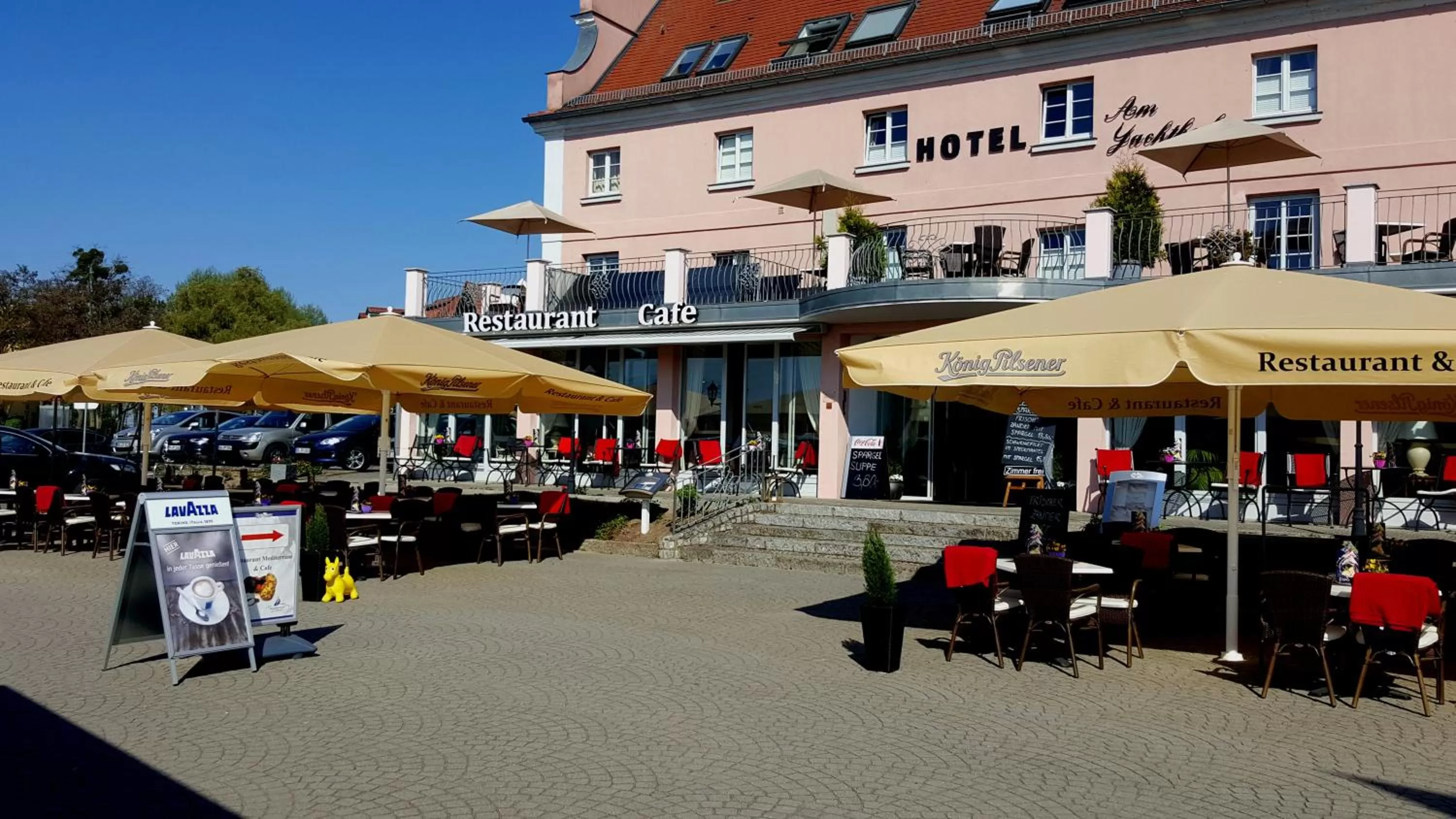 Restaurant/places to eat in Hotel Am Yachthafen