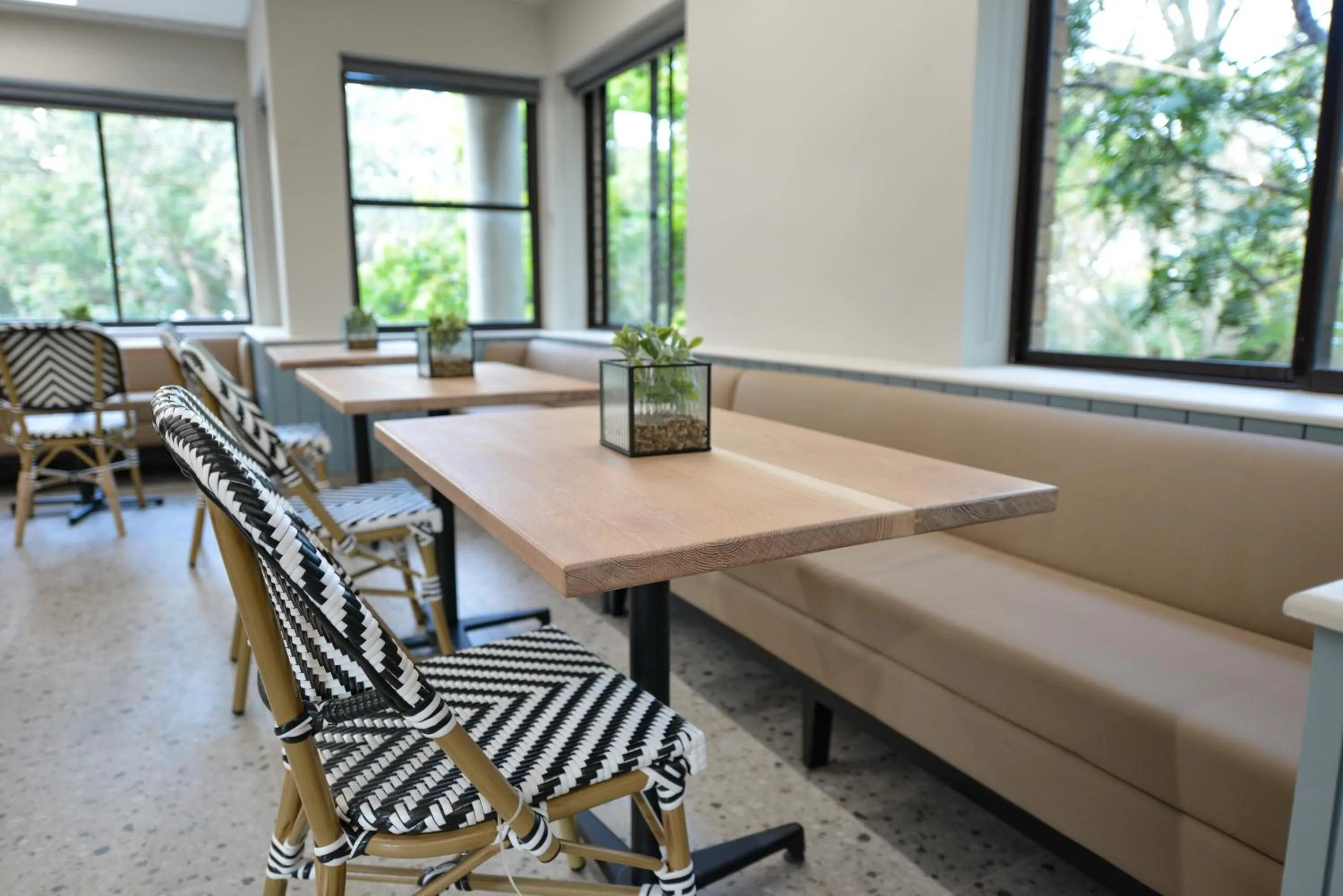 Restaurant/places to eat in All Africa House (University Of Cape Town)