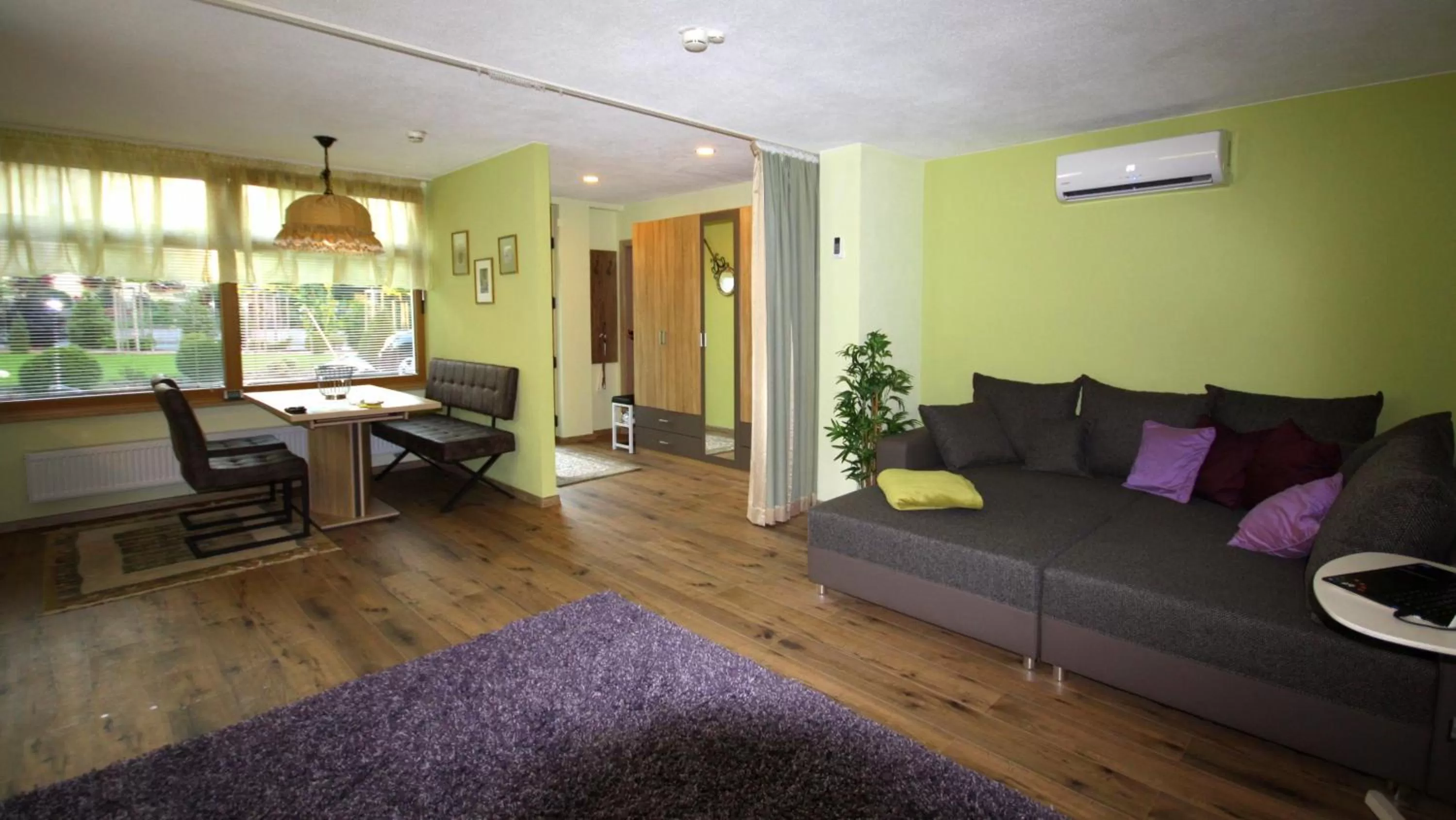 Photo of the whole room in Hotel Rebstock