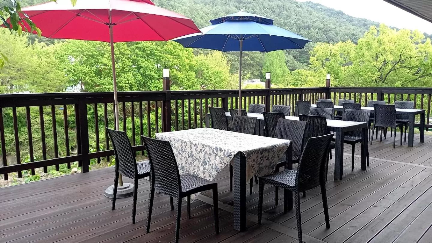 Lounge or bar in Hotel Jirisan Haetsal