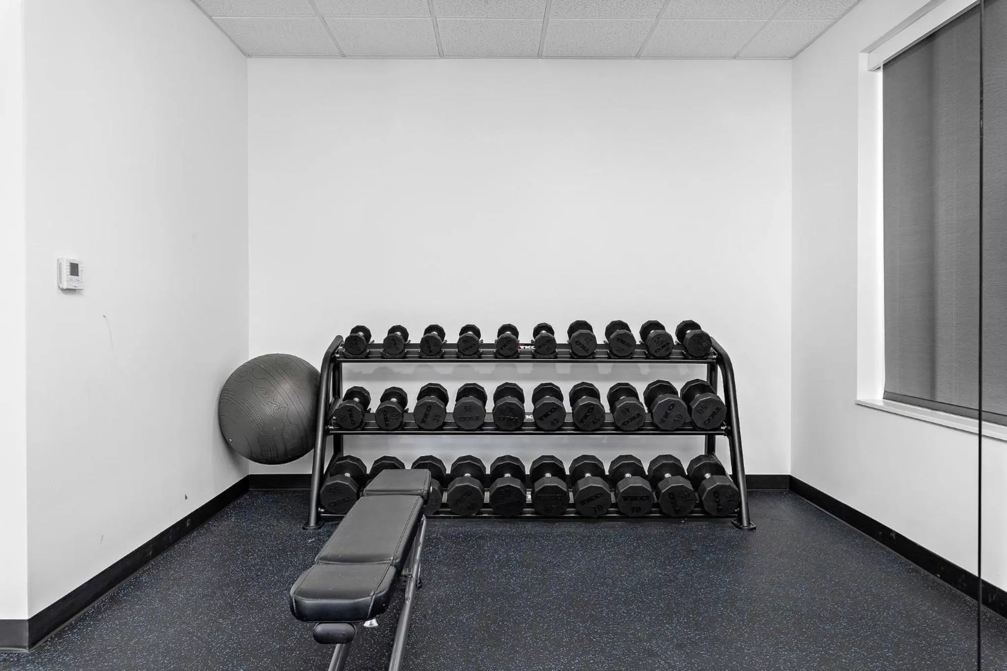 Fitness centre/facilities in Holiday Inn Express Kansas City North Parkville by IHG