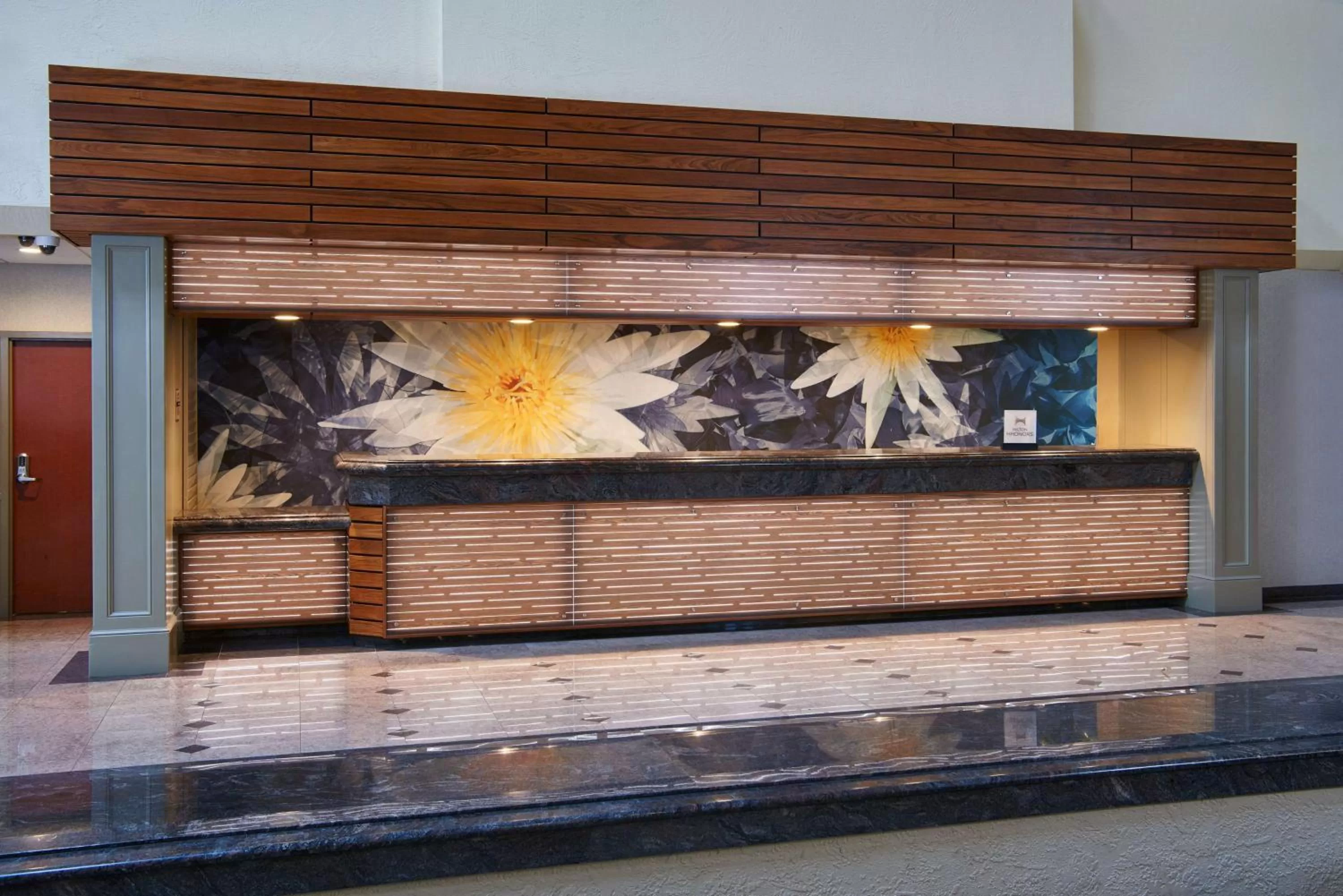 Lobby or reception in DoubleTree by Hilton Fresno Convention Center