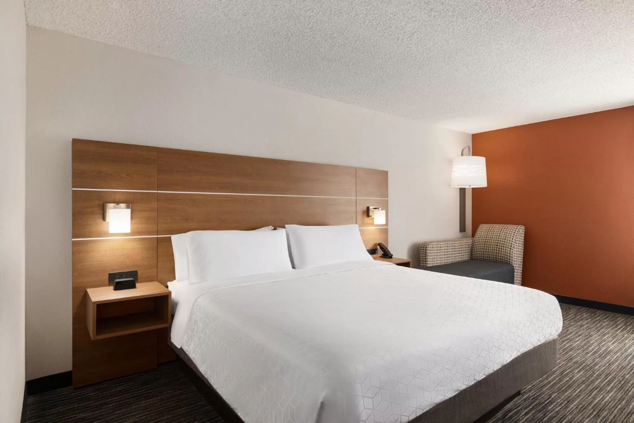 Photo of the whole room, Bed in Holiday Inn Express Vero Beach-West I-95 by IHG