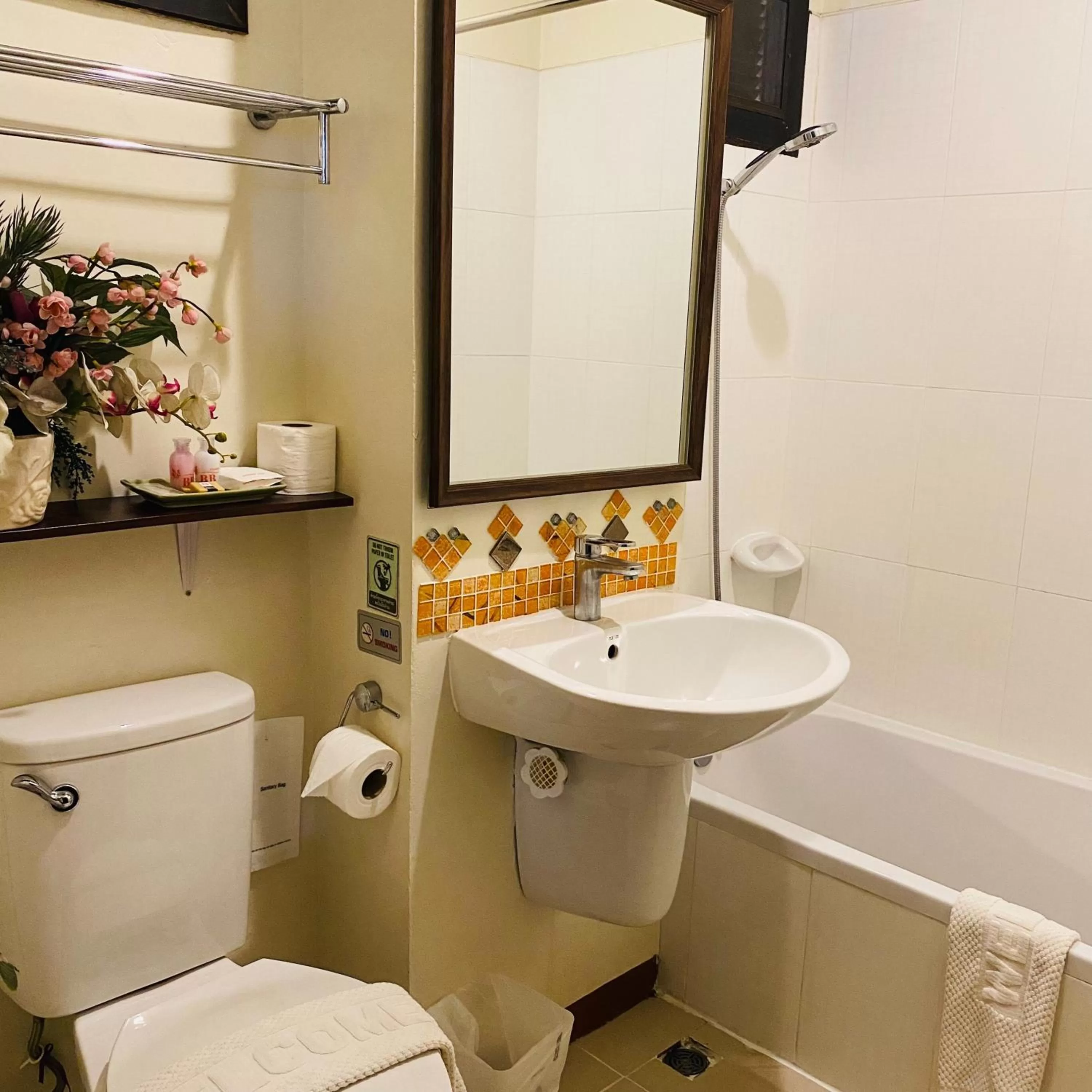 Bath in BB Mantra Boutique Hotel