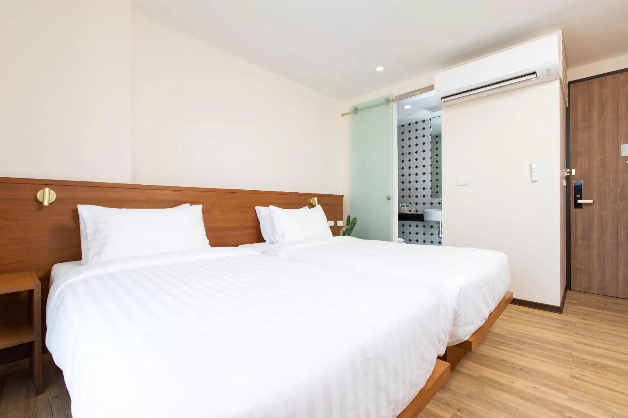 Photo of the whole room, Bed in Sukhon Hotel - SHA Plus