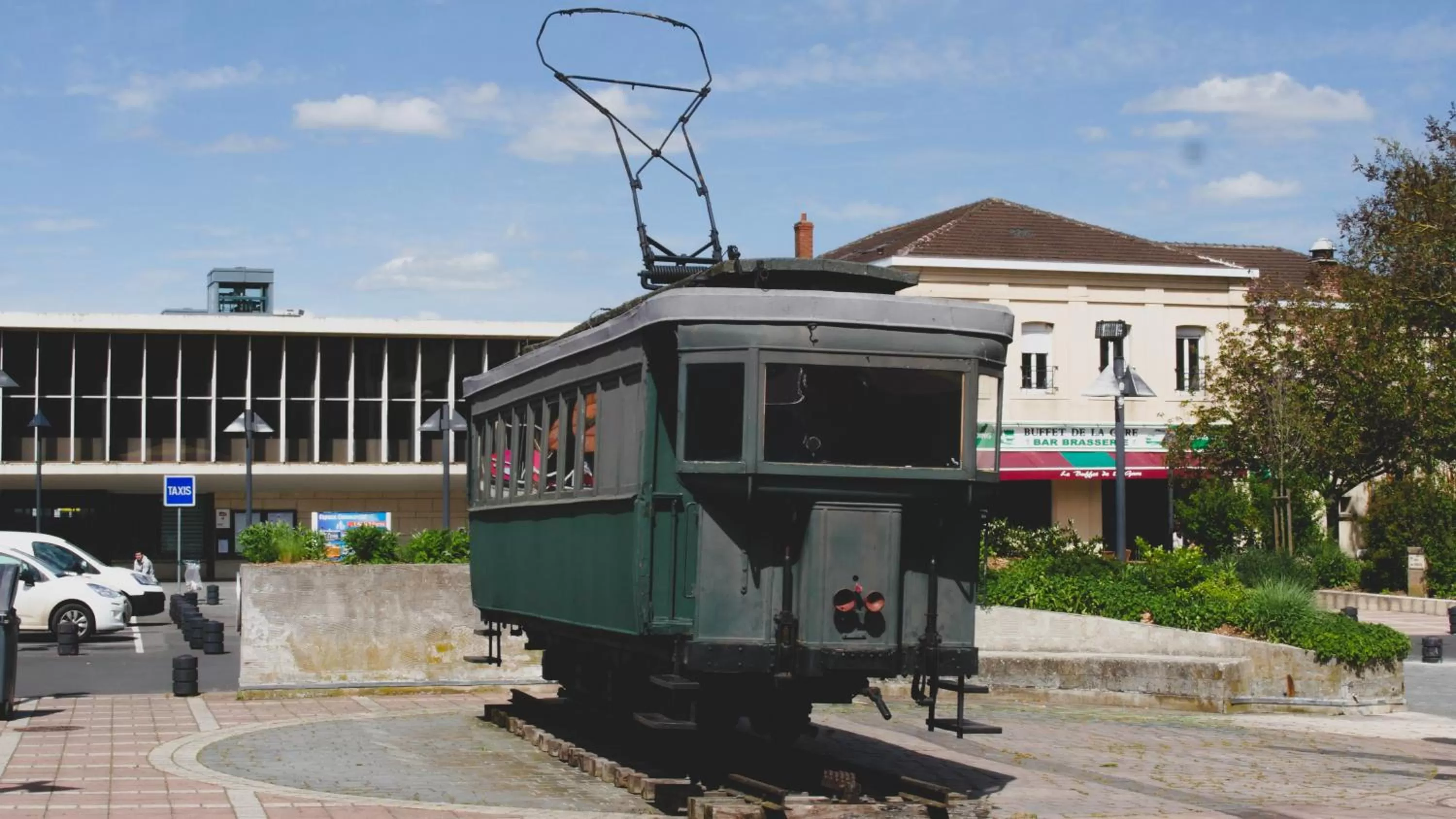Property building in Hôtel du Tramway