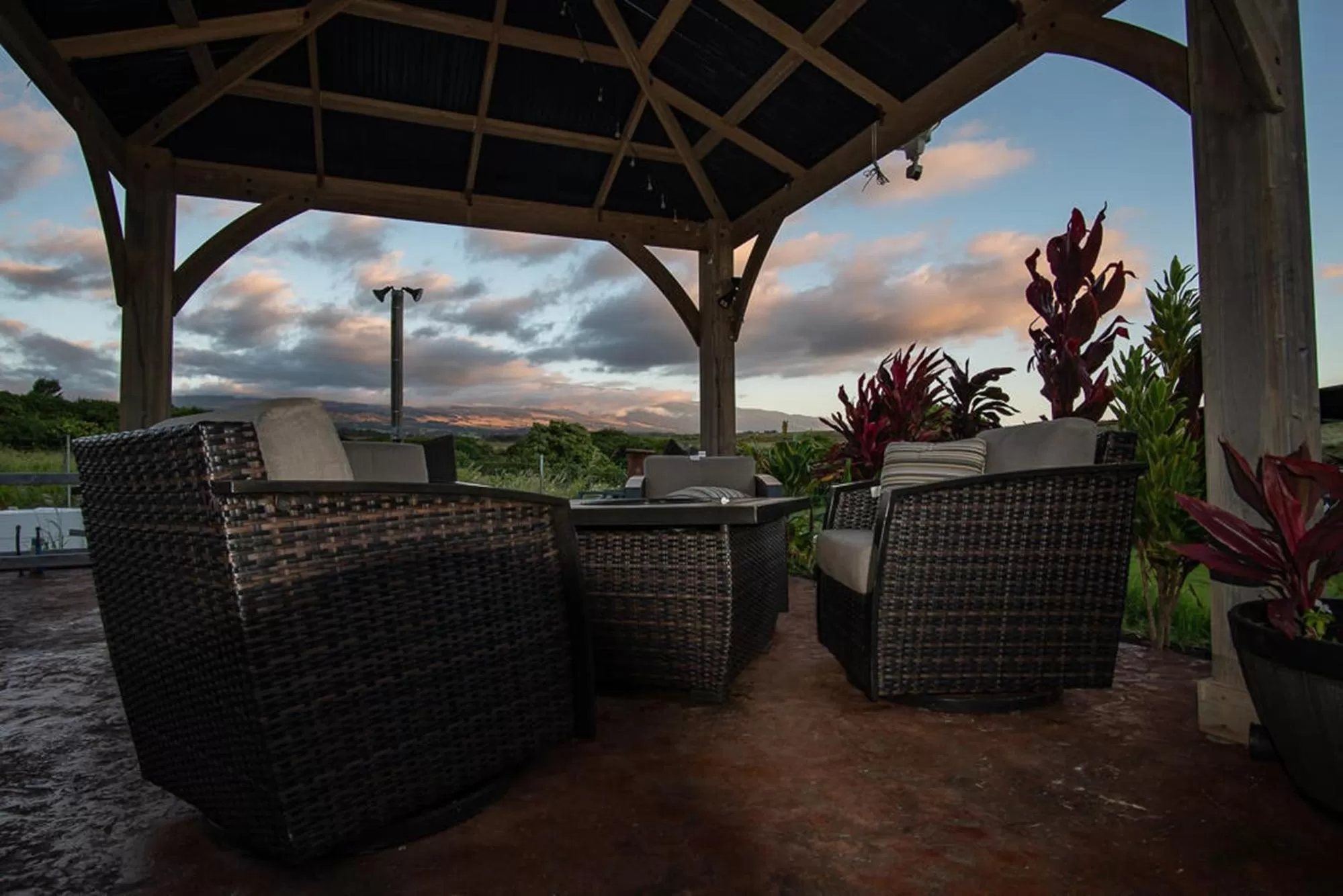 Patio in God's Peace of Maui