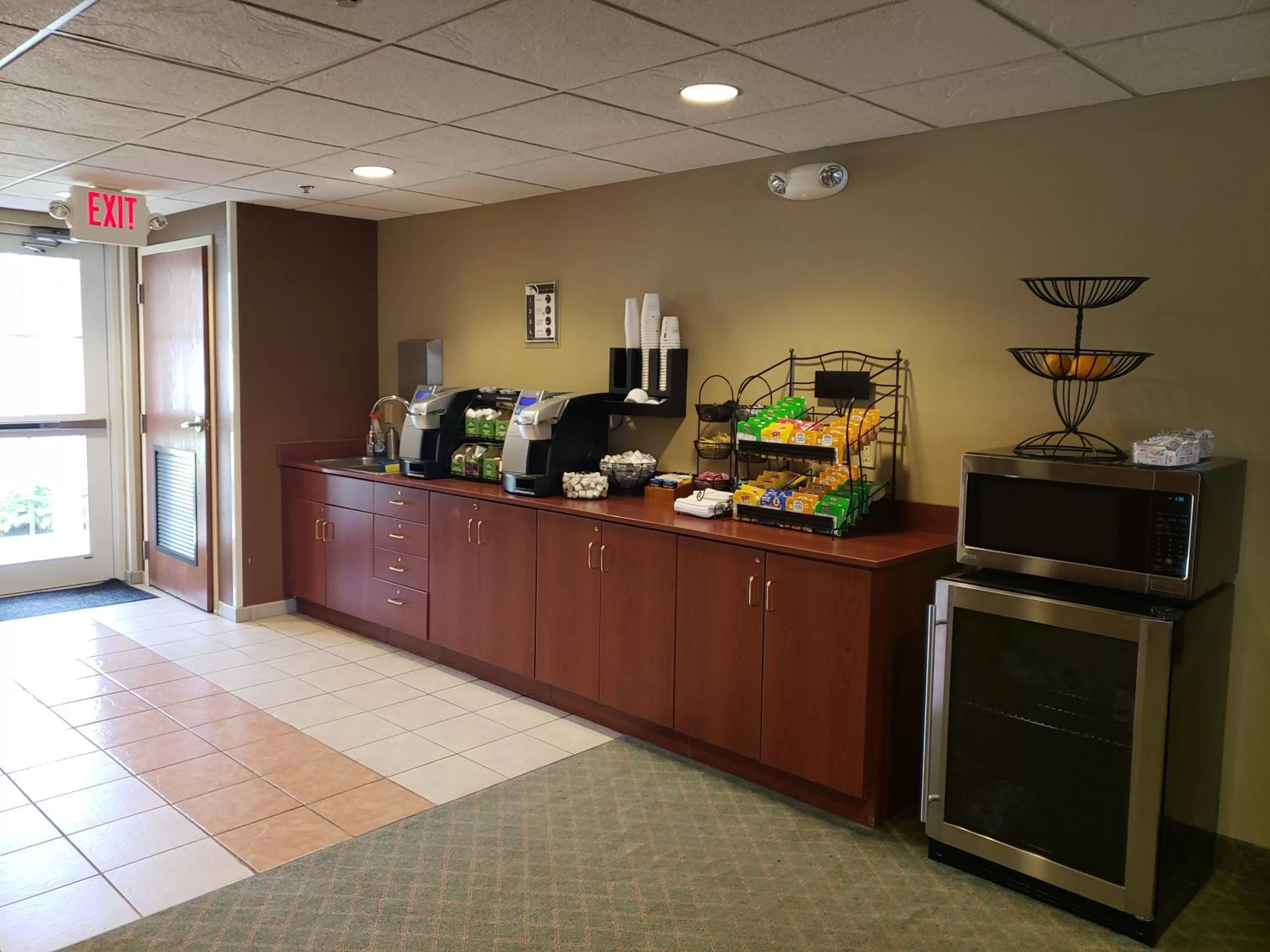 Food and drinks in Microtel Inn & Suites by Wyndham Dover New Hampshire
