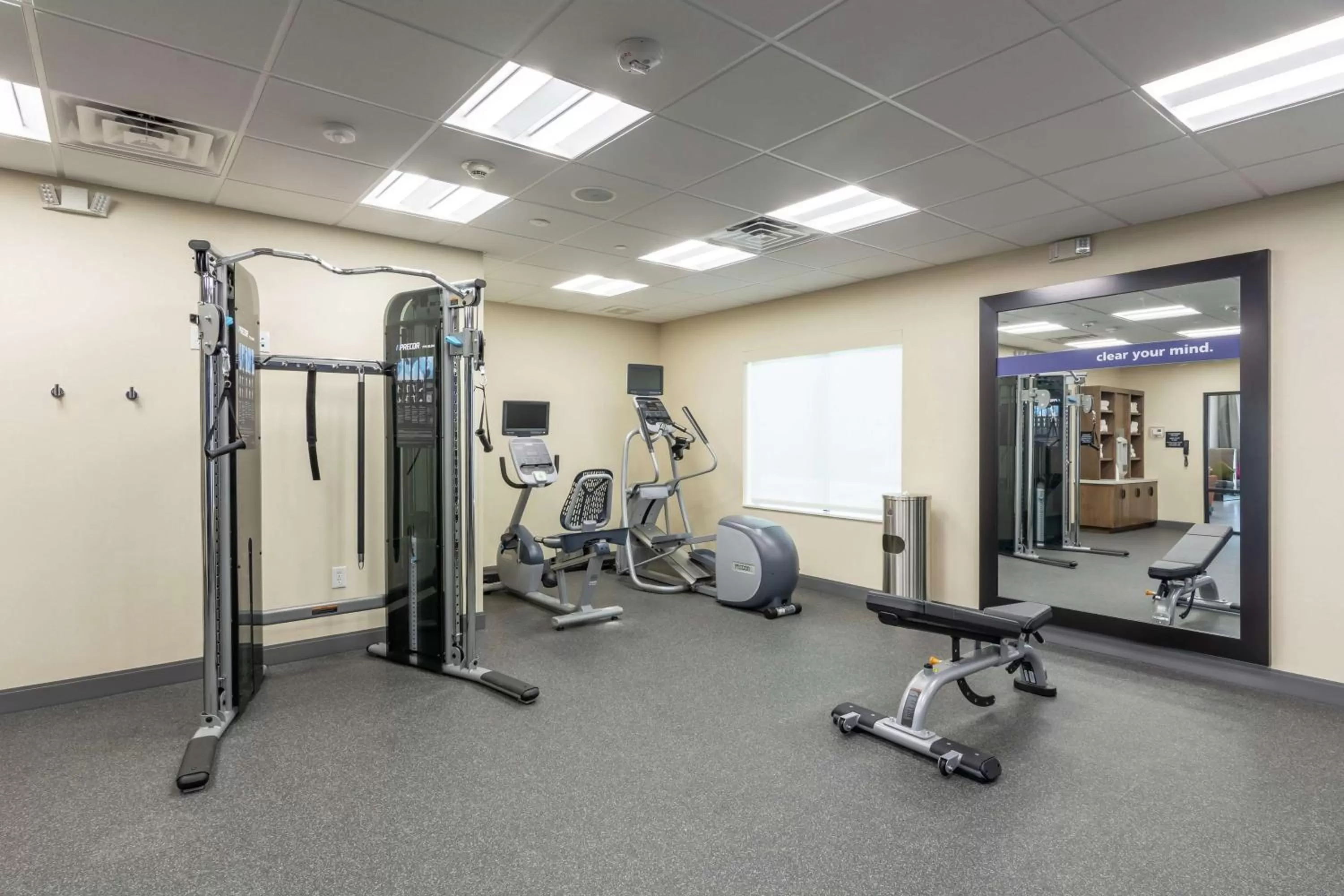 Fitness centre/facilities in Hampton Inn & Suites Dallas East