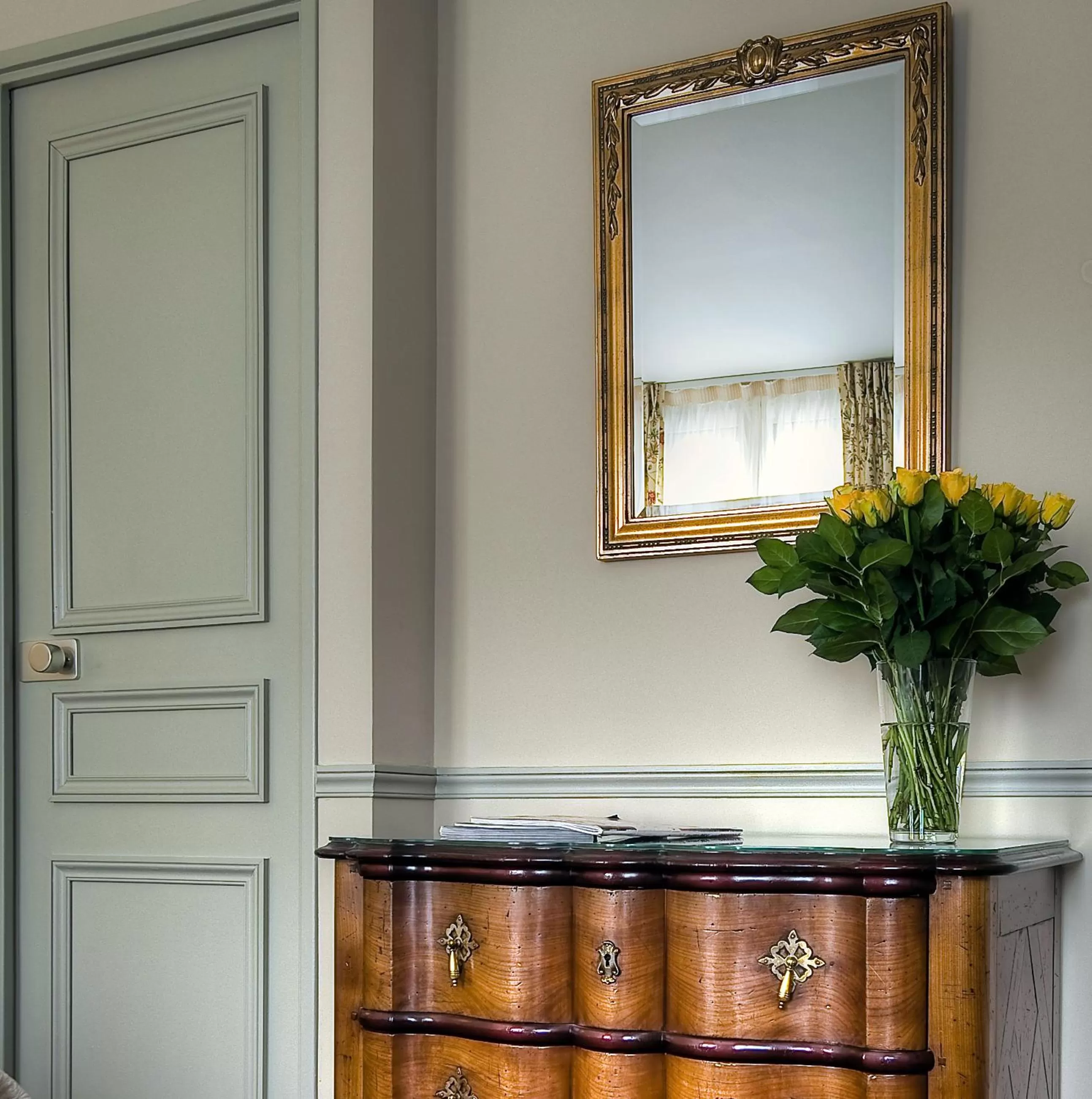 Decorative detail in Hotel Relais Bosquet by Malone