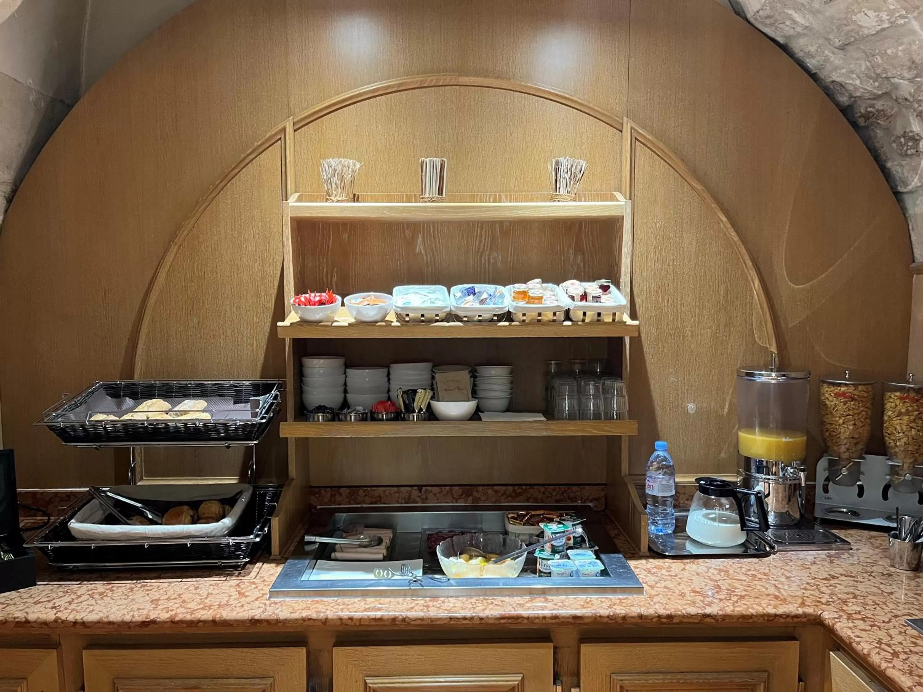 Buffet breakfast in Hotel Lautrec Opera