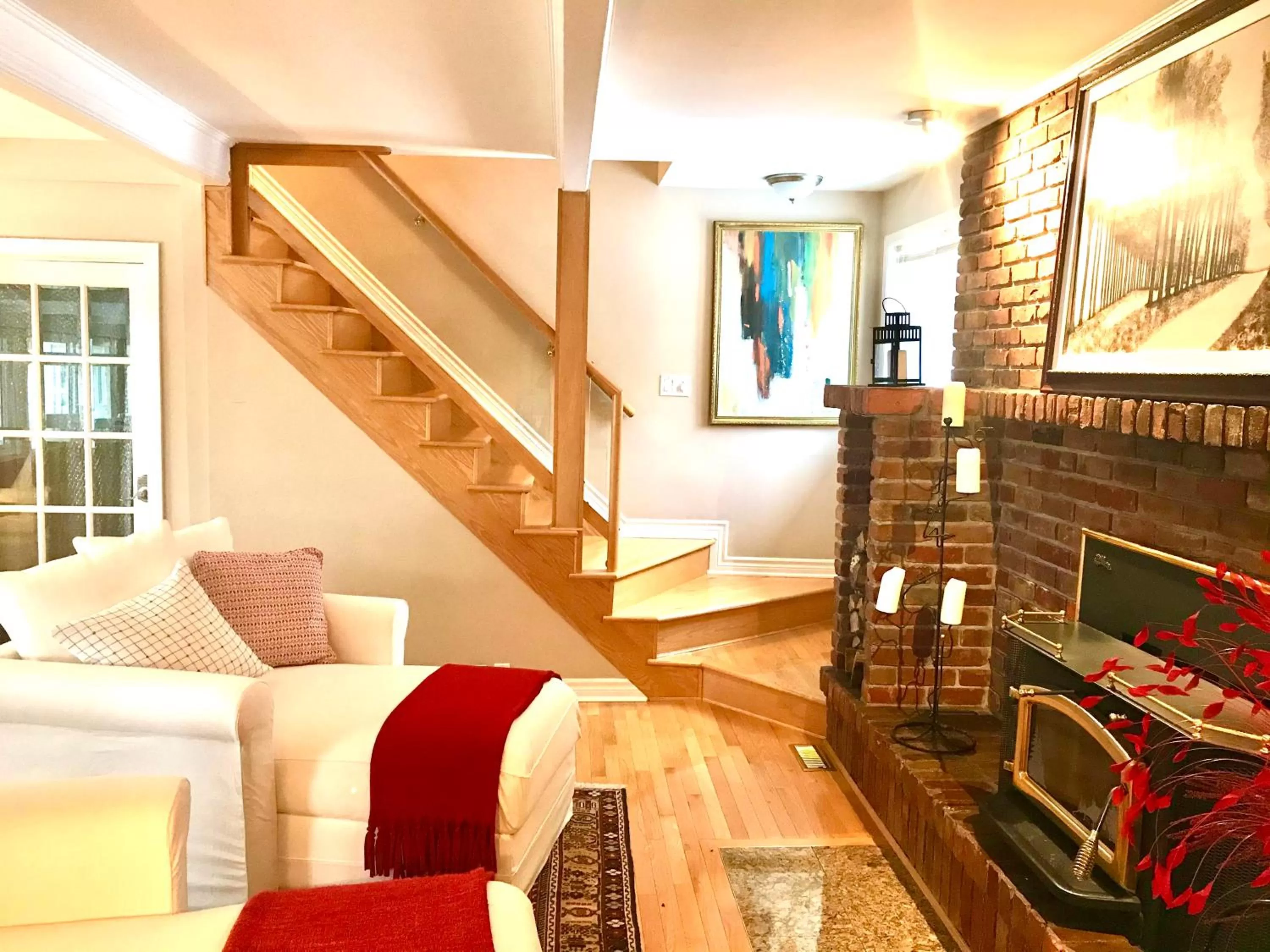 Communal lounge/ TV room in Auberge Tom B&B