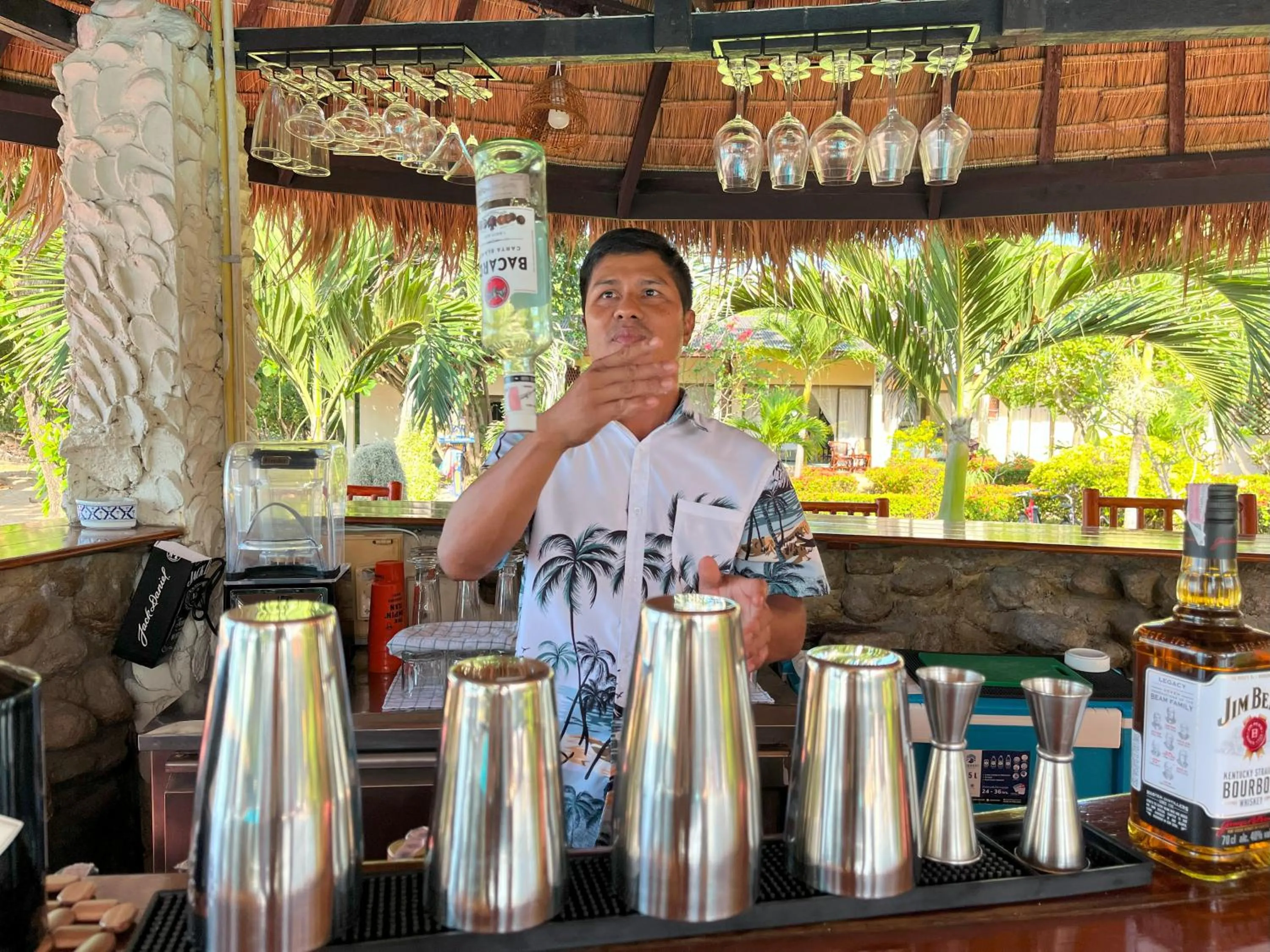 Lounge or bar in The Waterfront Hotel at Fisherman's Village