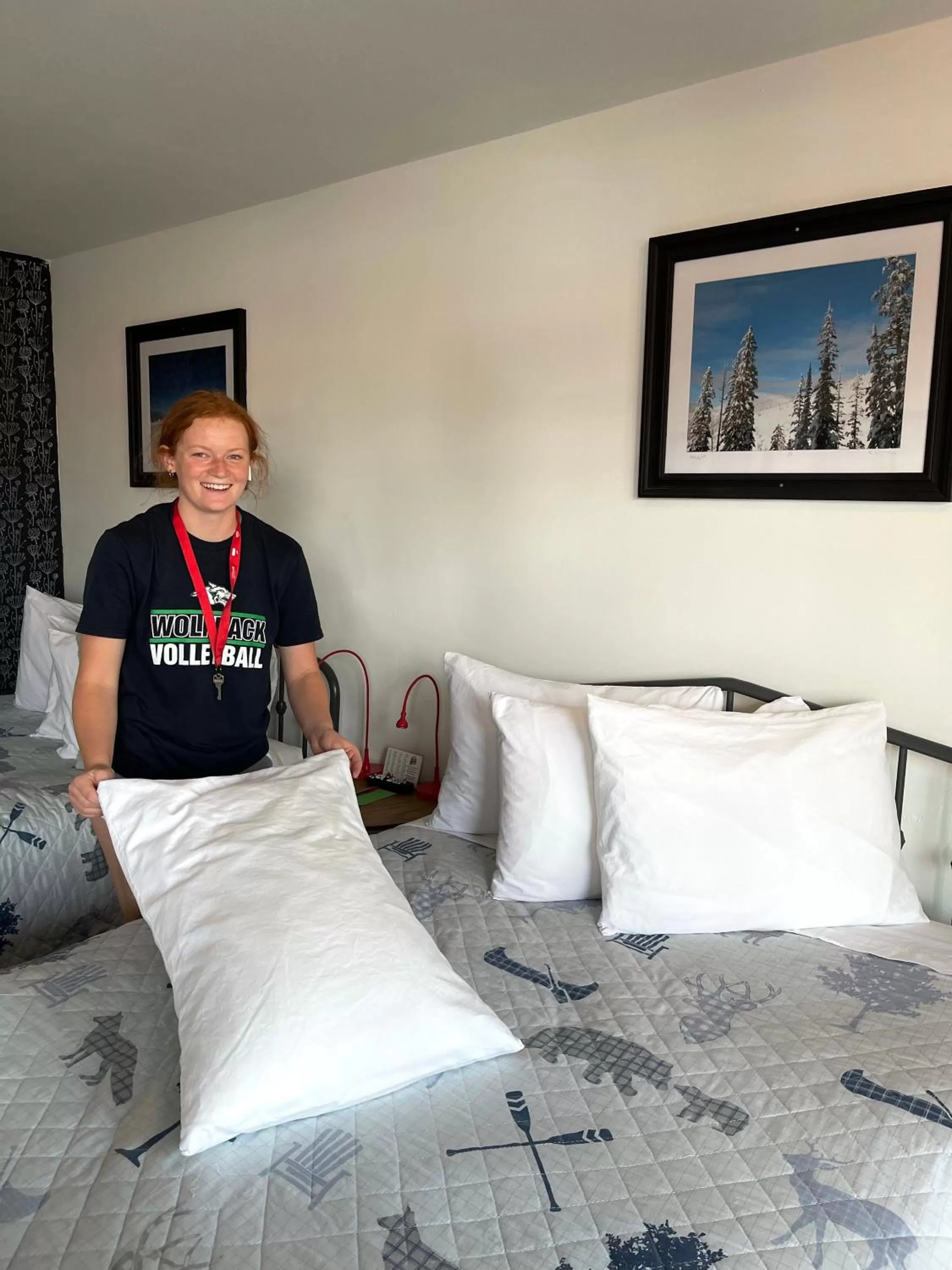 People, Bed in Chalet Inn