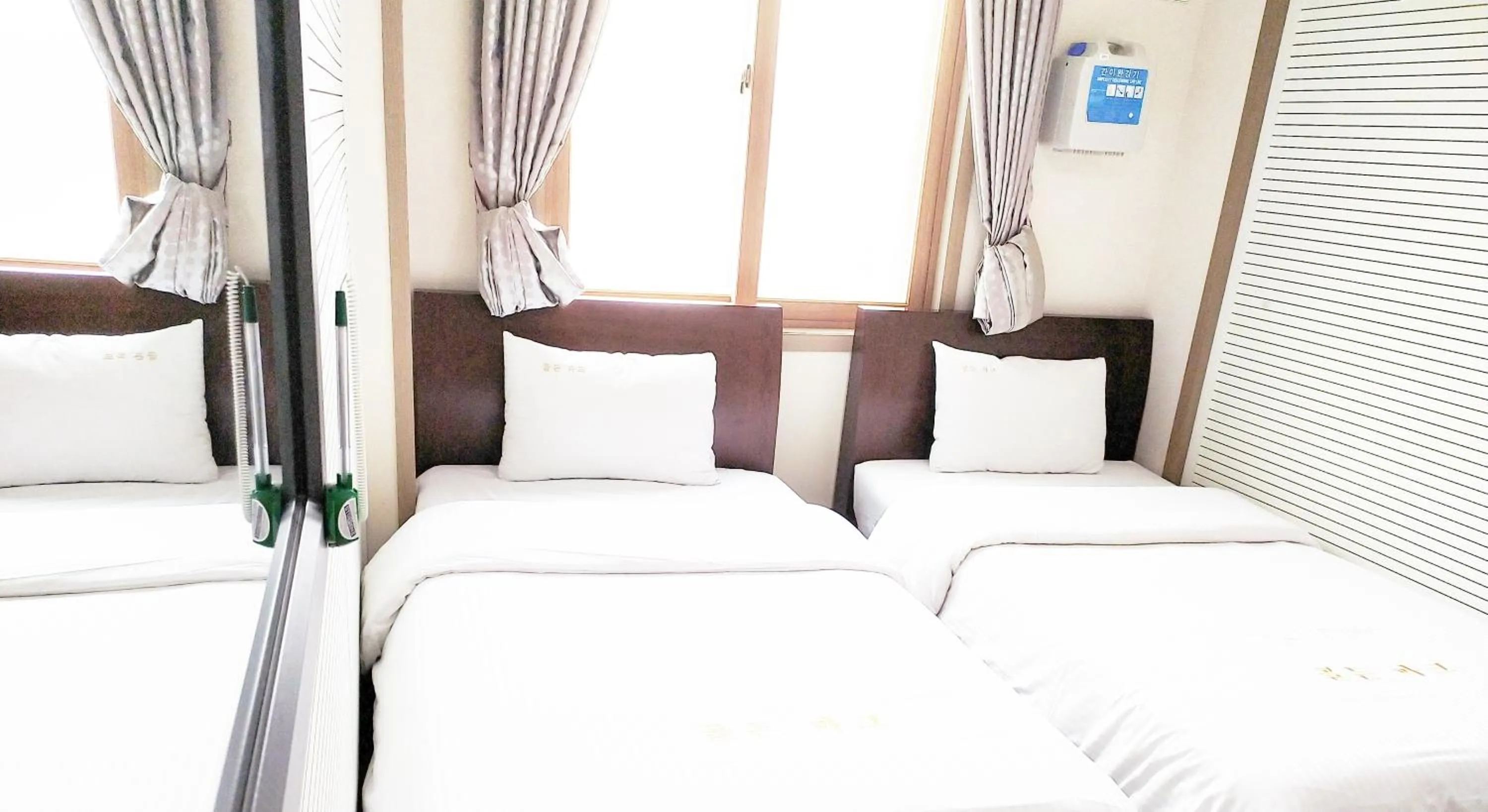 Bed in Golden Park Hotel