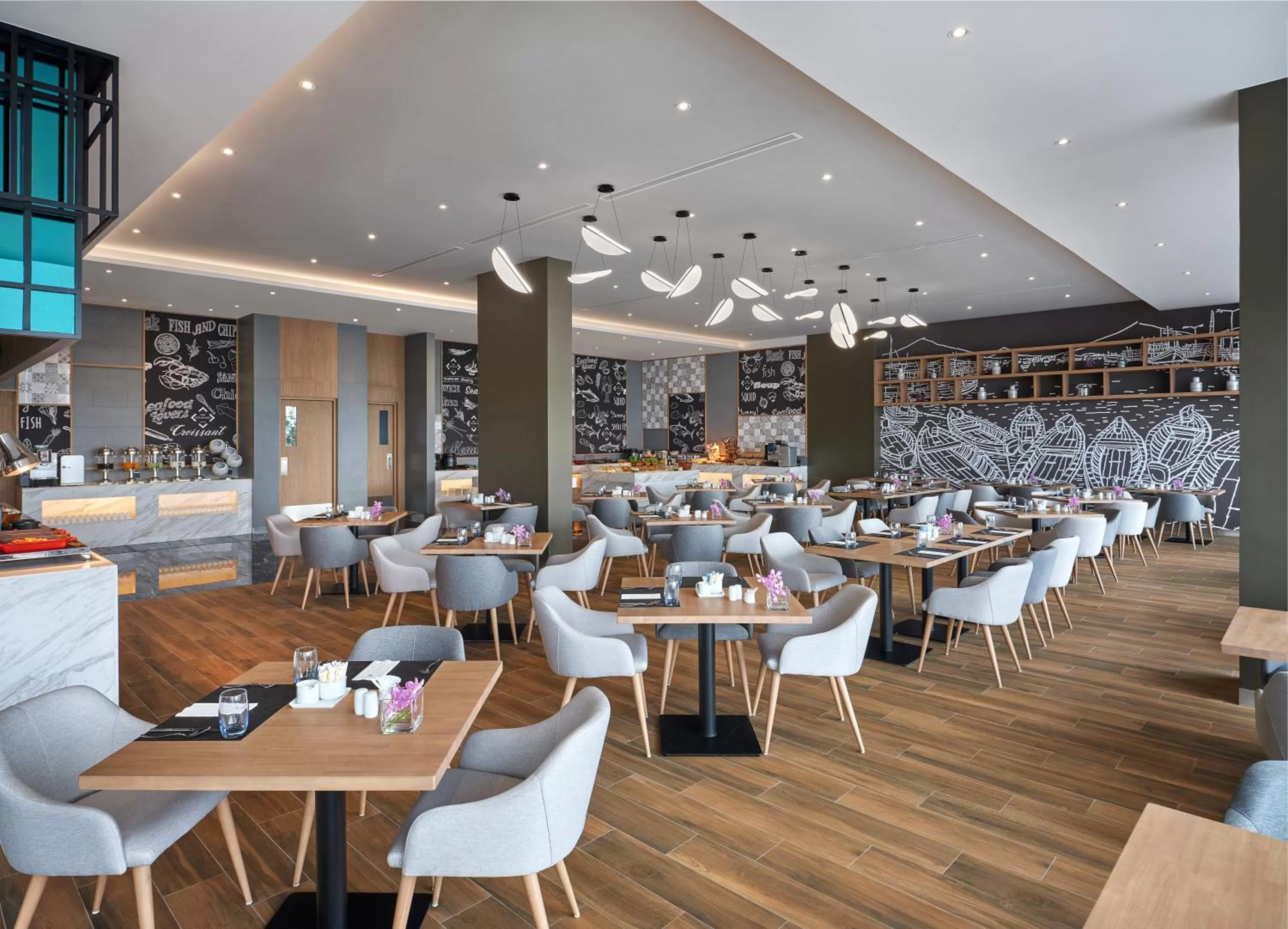 Restaurant/places to eat in Novotel Marina Sriracha