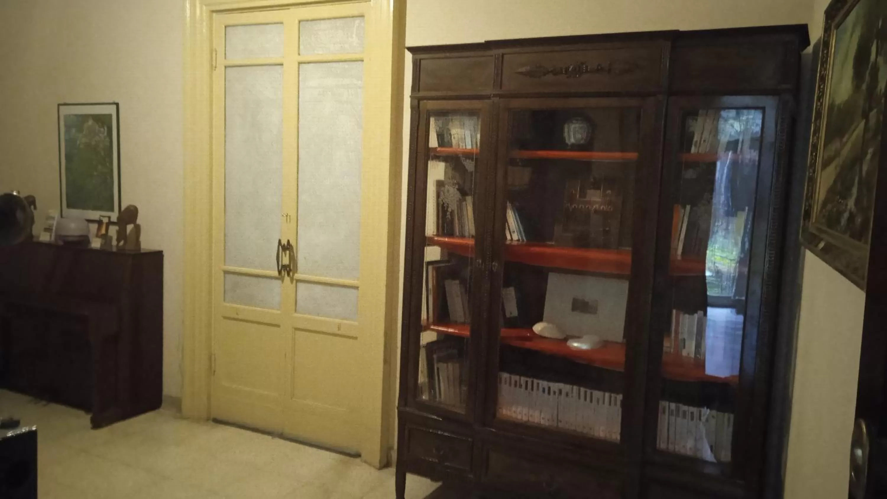 Bed and Books Isabella