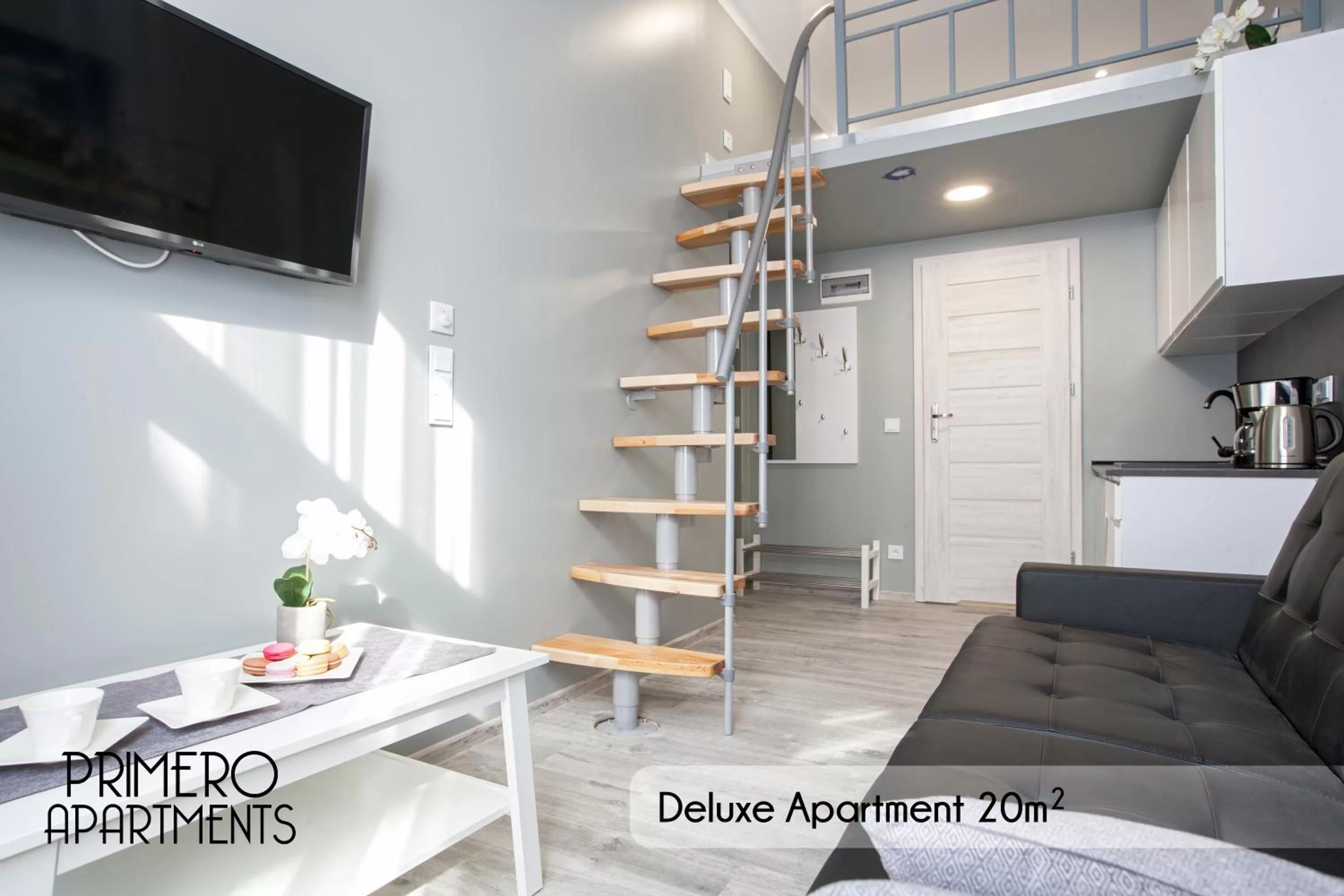 TV and multimedia, TV/Entertainment Center in PRIMERO Elegant Apartments KRAKÓW Old Town