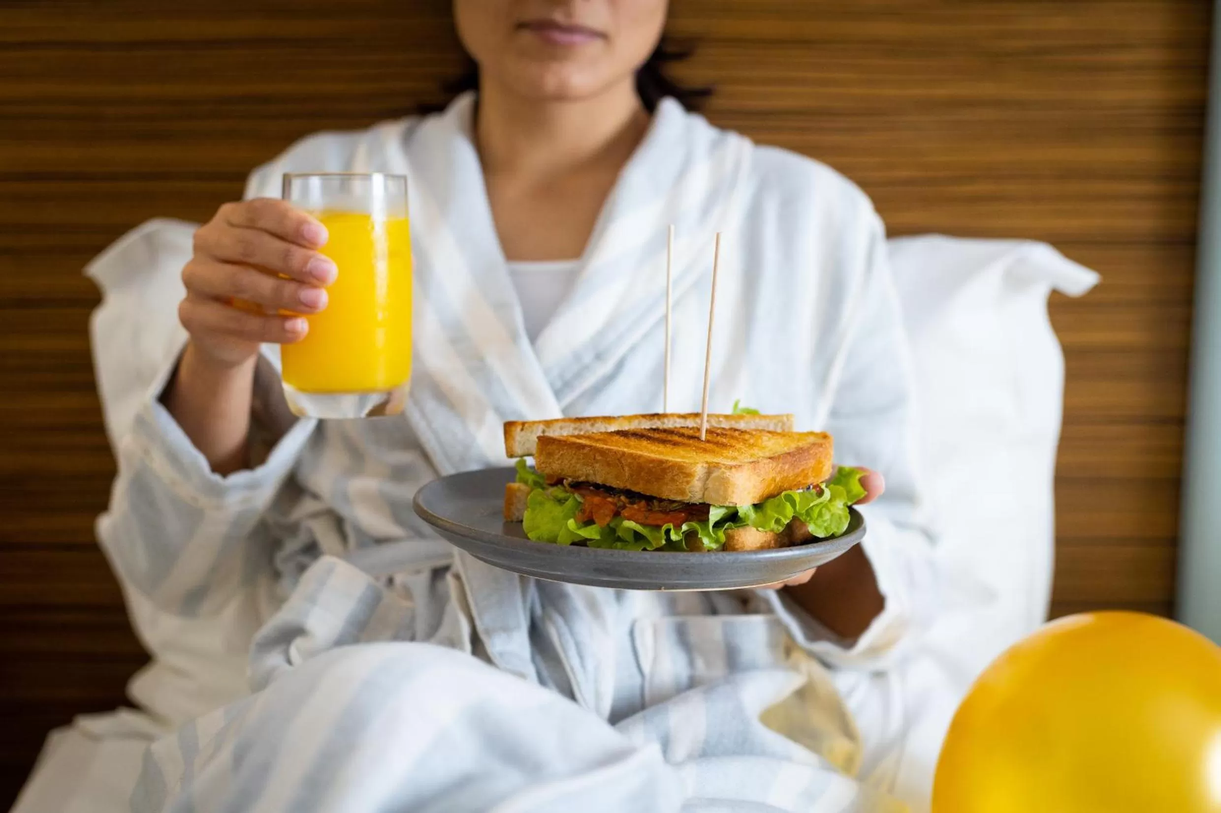 room service in Hotel Meira