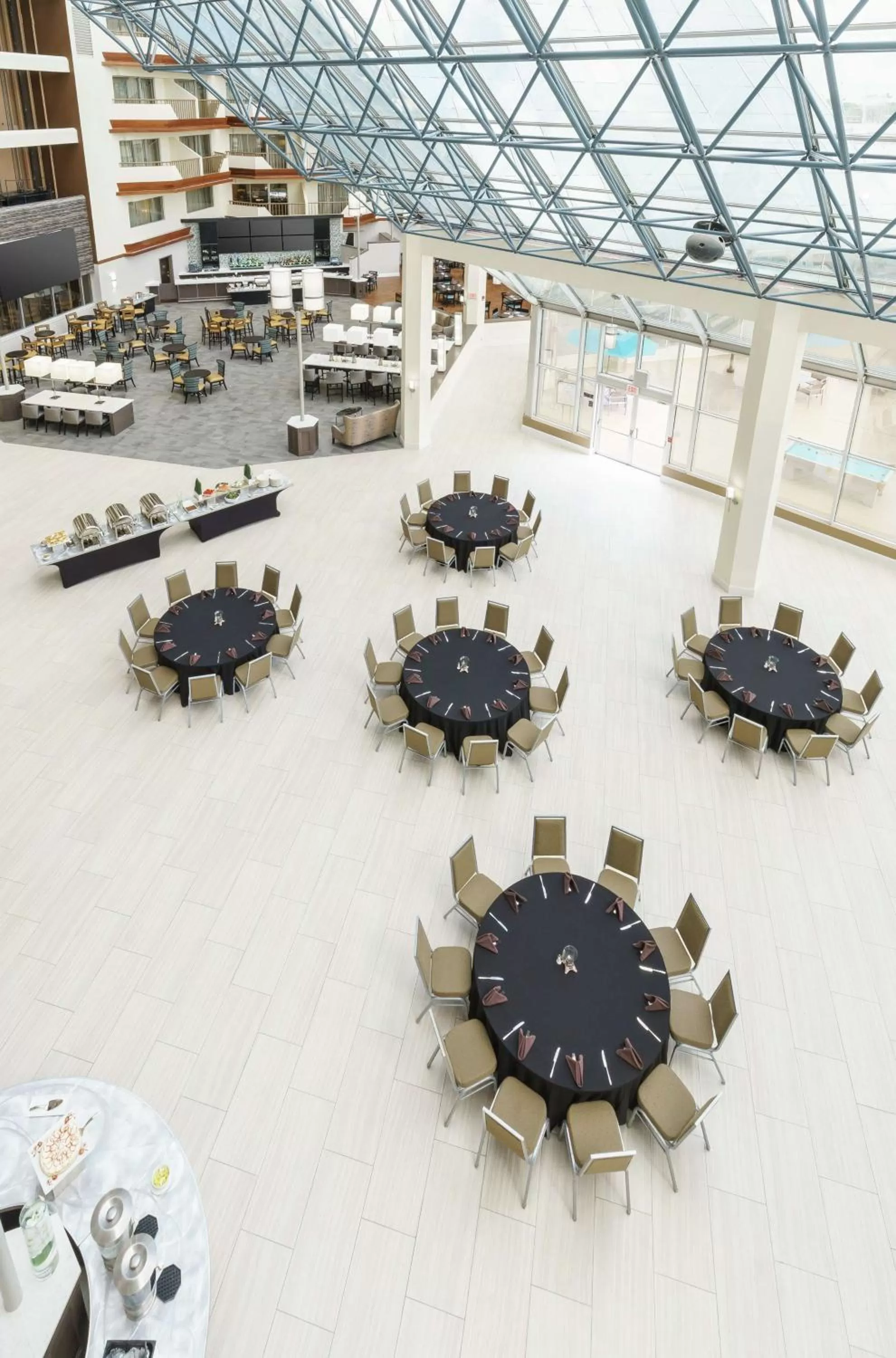 Lobby or reception in DoubleTree by Hilton Orlando Airport Hotel