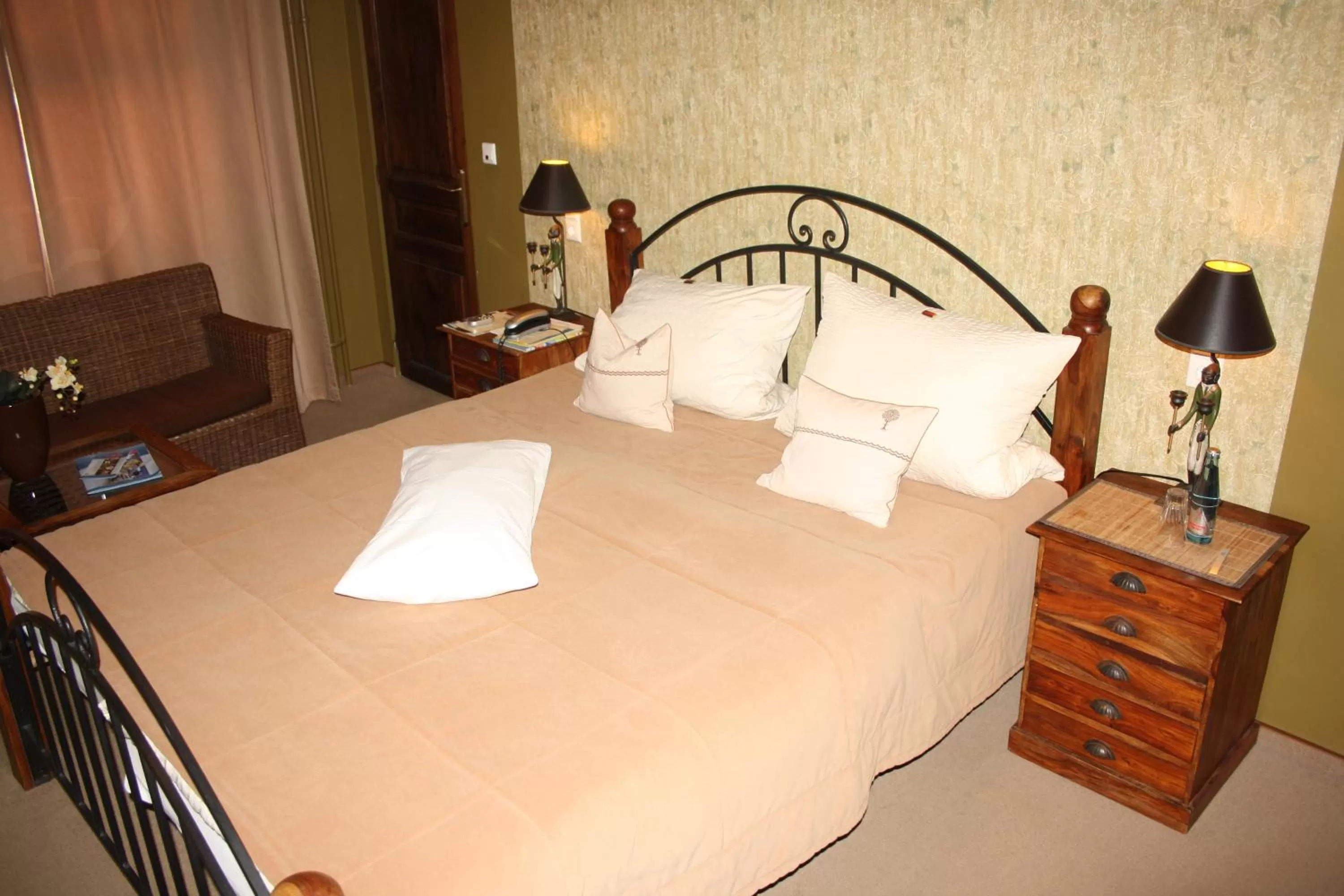 Bed in Art Hotel Neckar