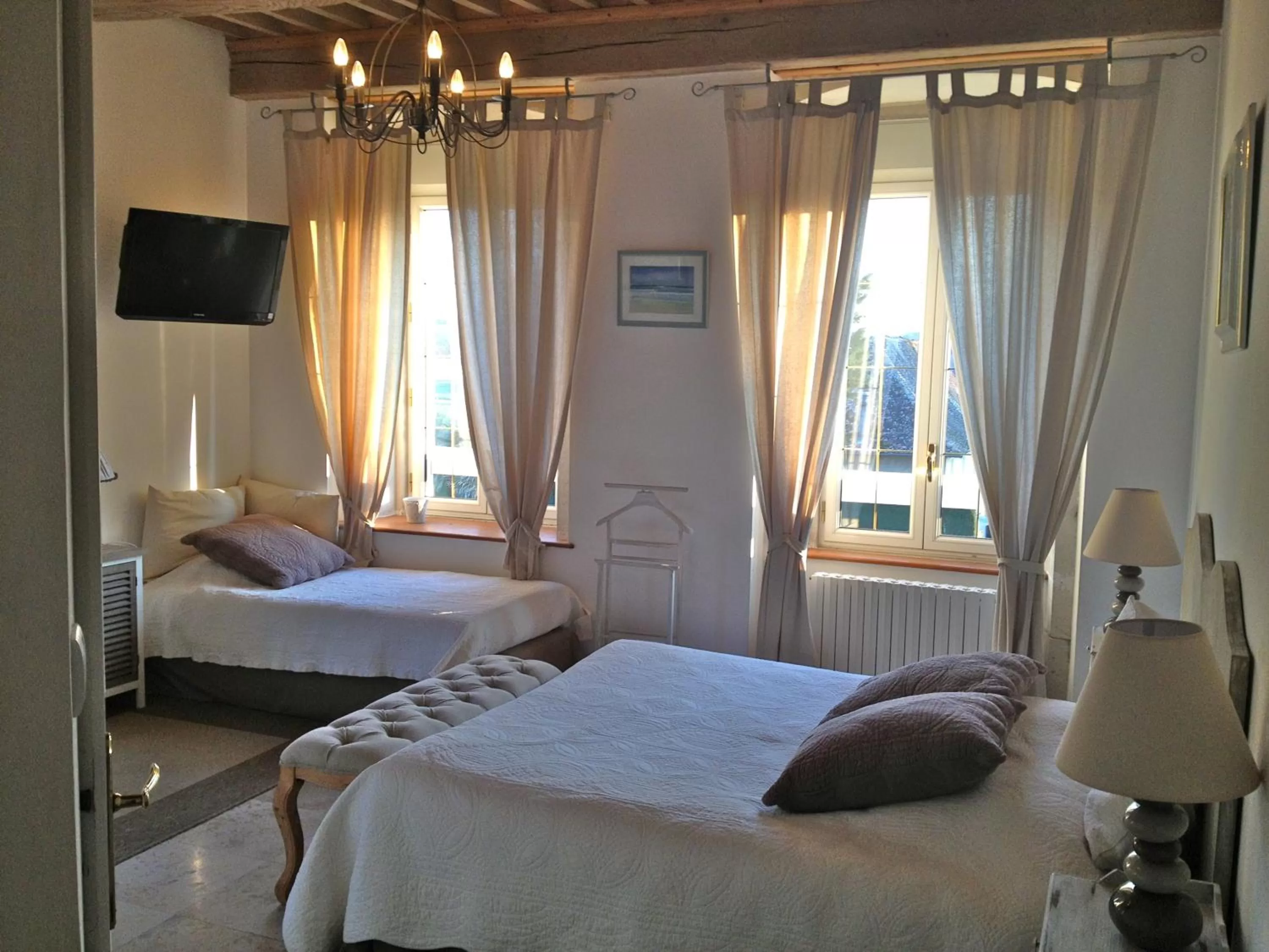 Standard Triple Room in Domaine du Manoir