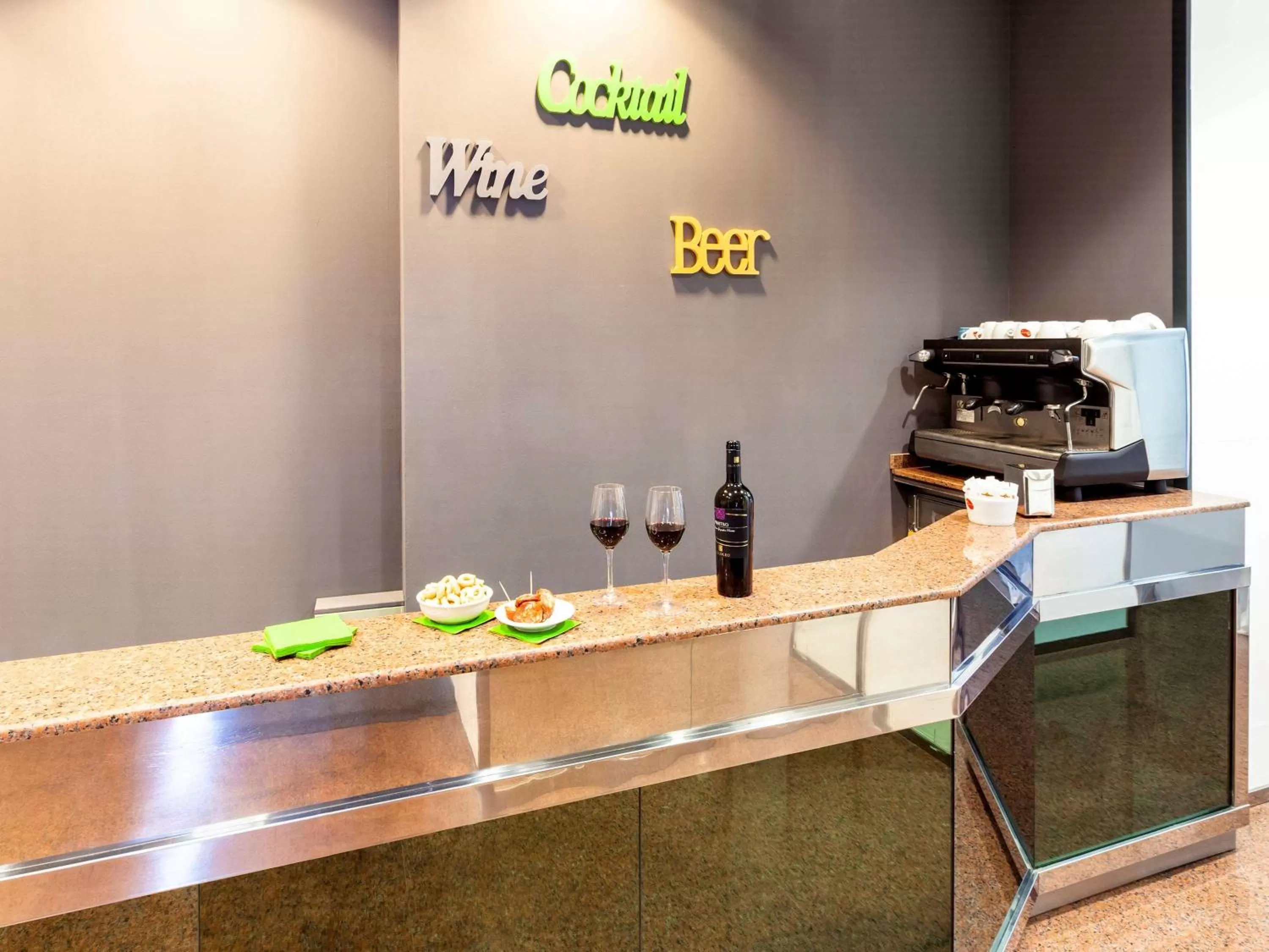 Coffee/tea facilities in Ibis Styles Brindisi
