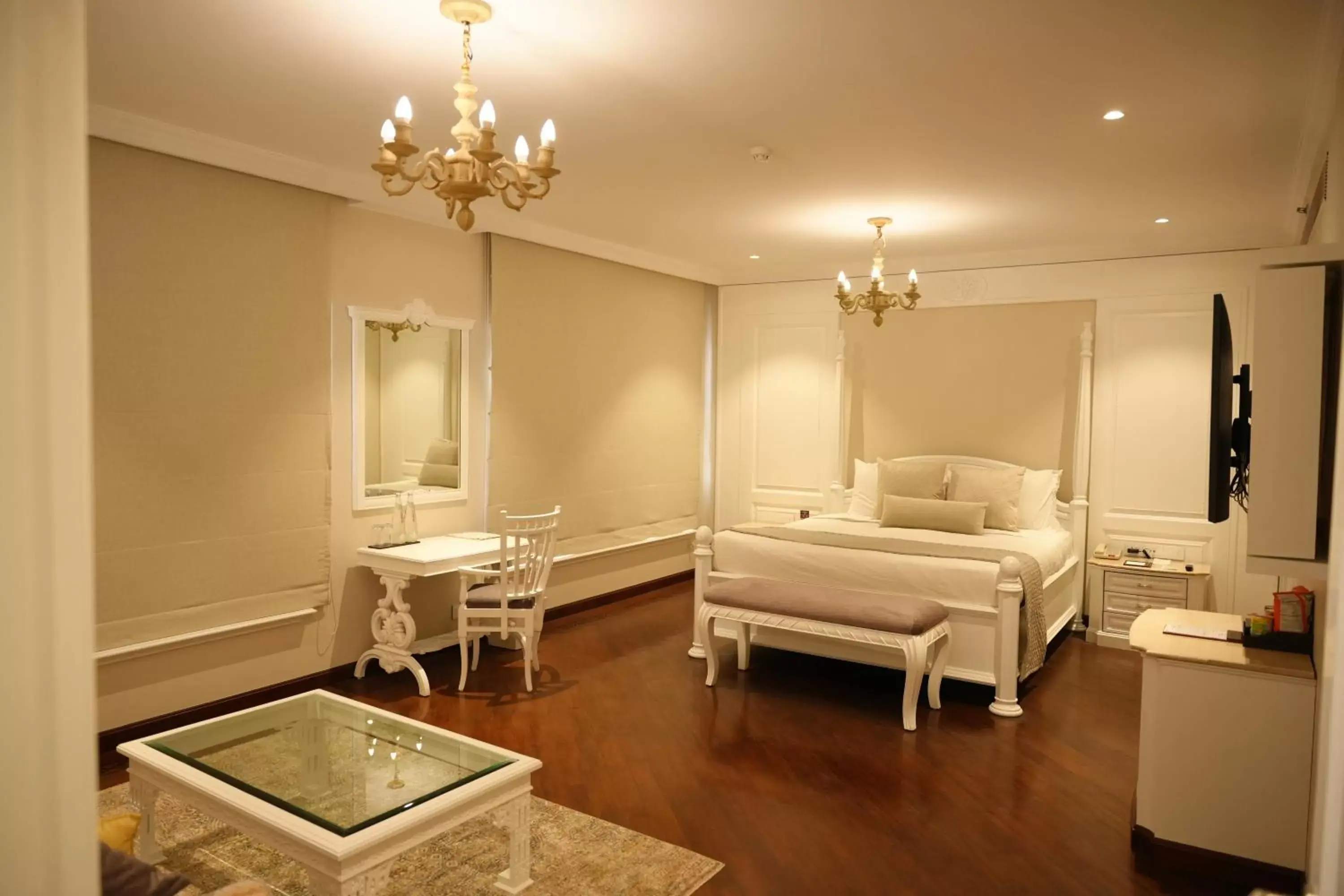 Presidential Suite in Sun-n-Sand Shirdi Presidential Suite in Sun-n-Sand Shirdi