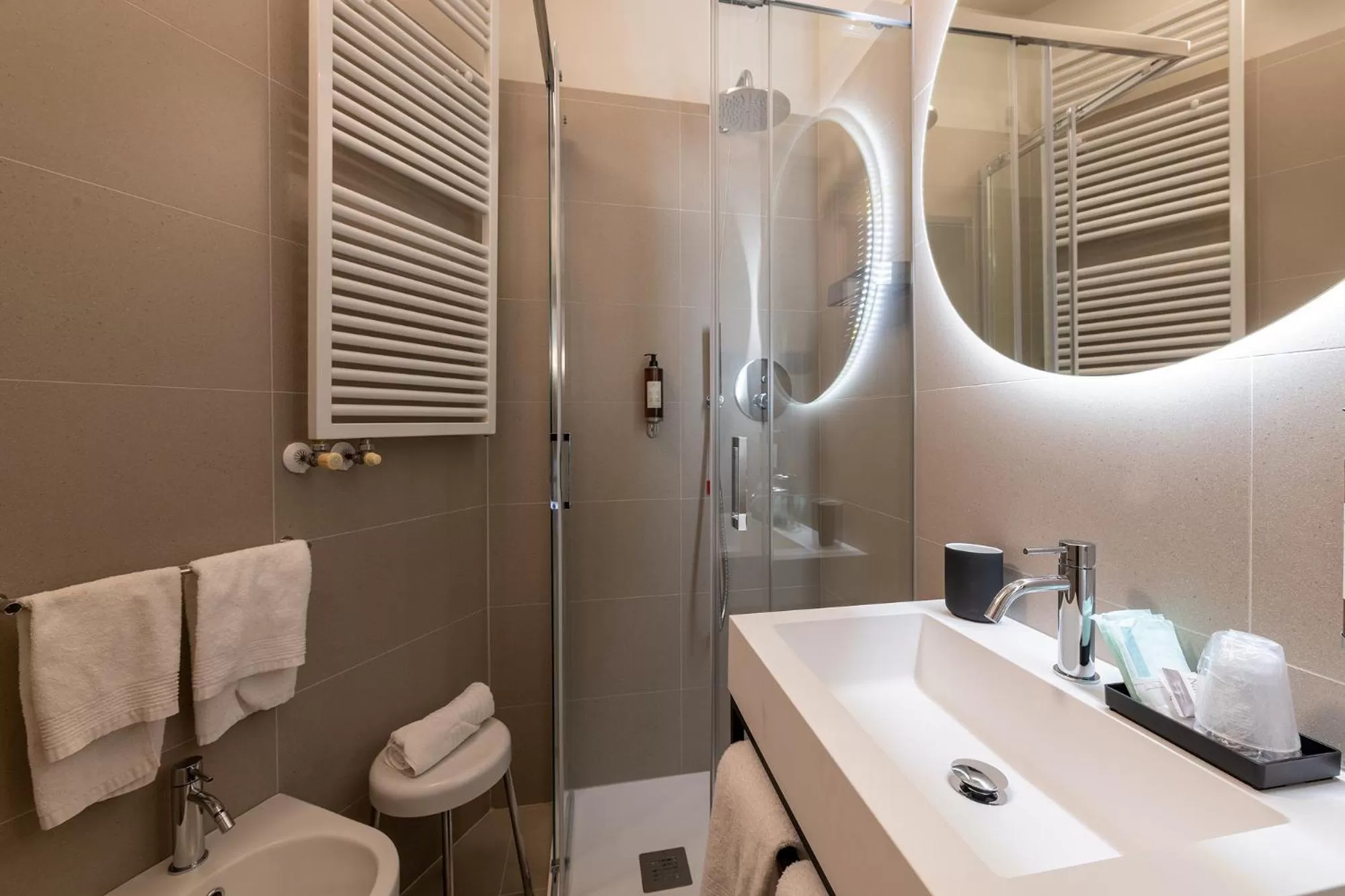 Shower in Hotel Gattapone