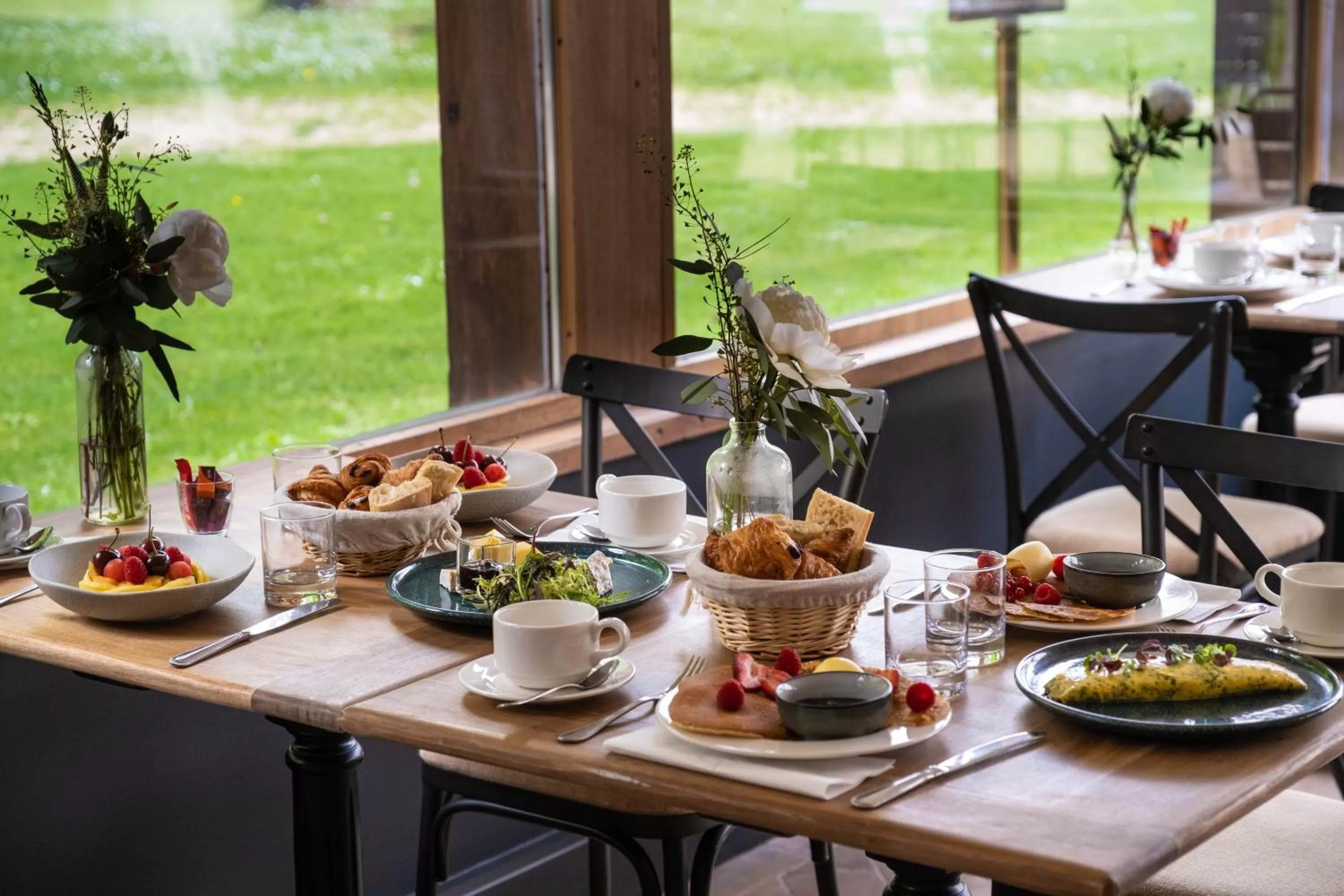 Property building in Les Demeures de Varennes, BW Signature Collection