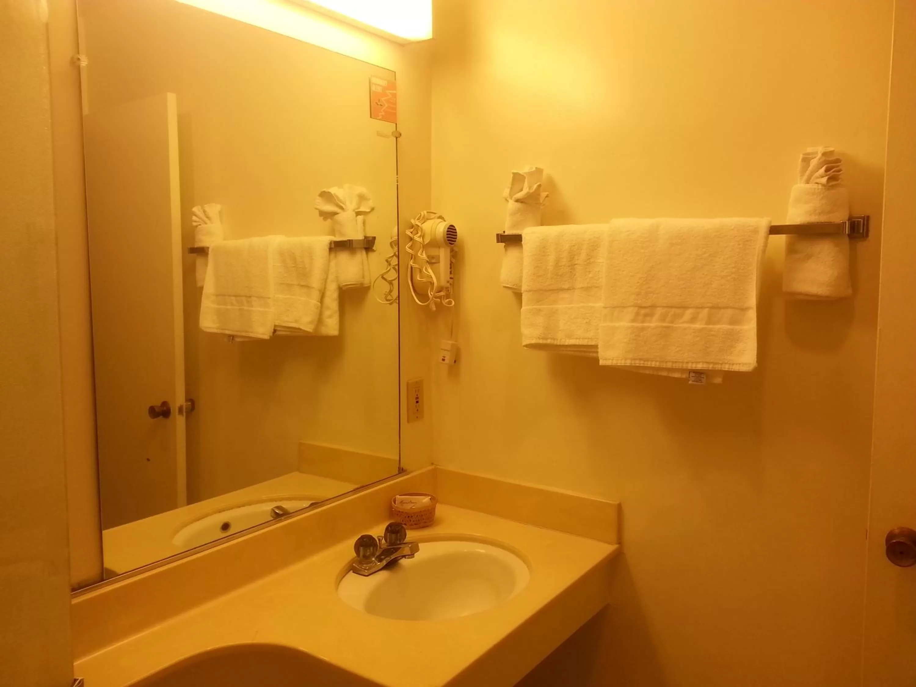 Bathroom in Villa Motel