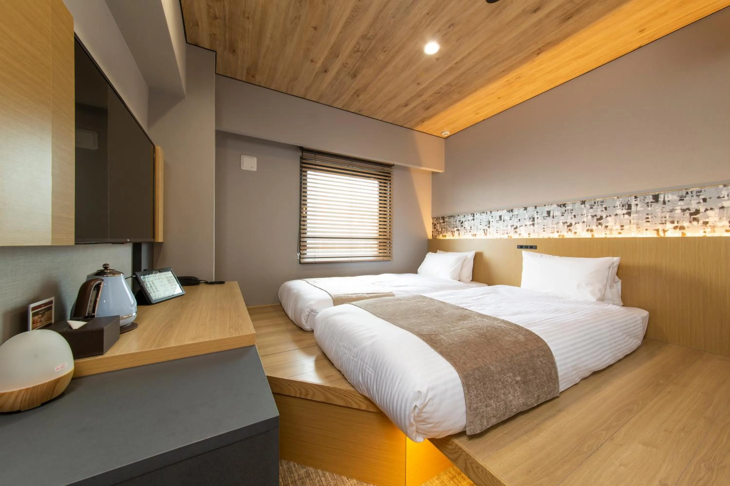 Photo of the whole room, Bed in HOTEL AMANEK Kamata-Eki Mae