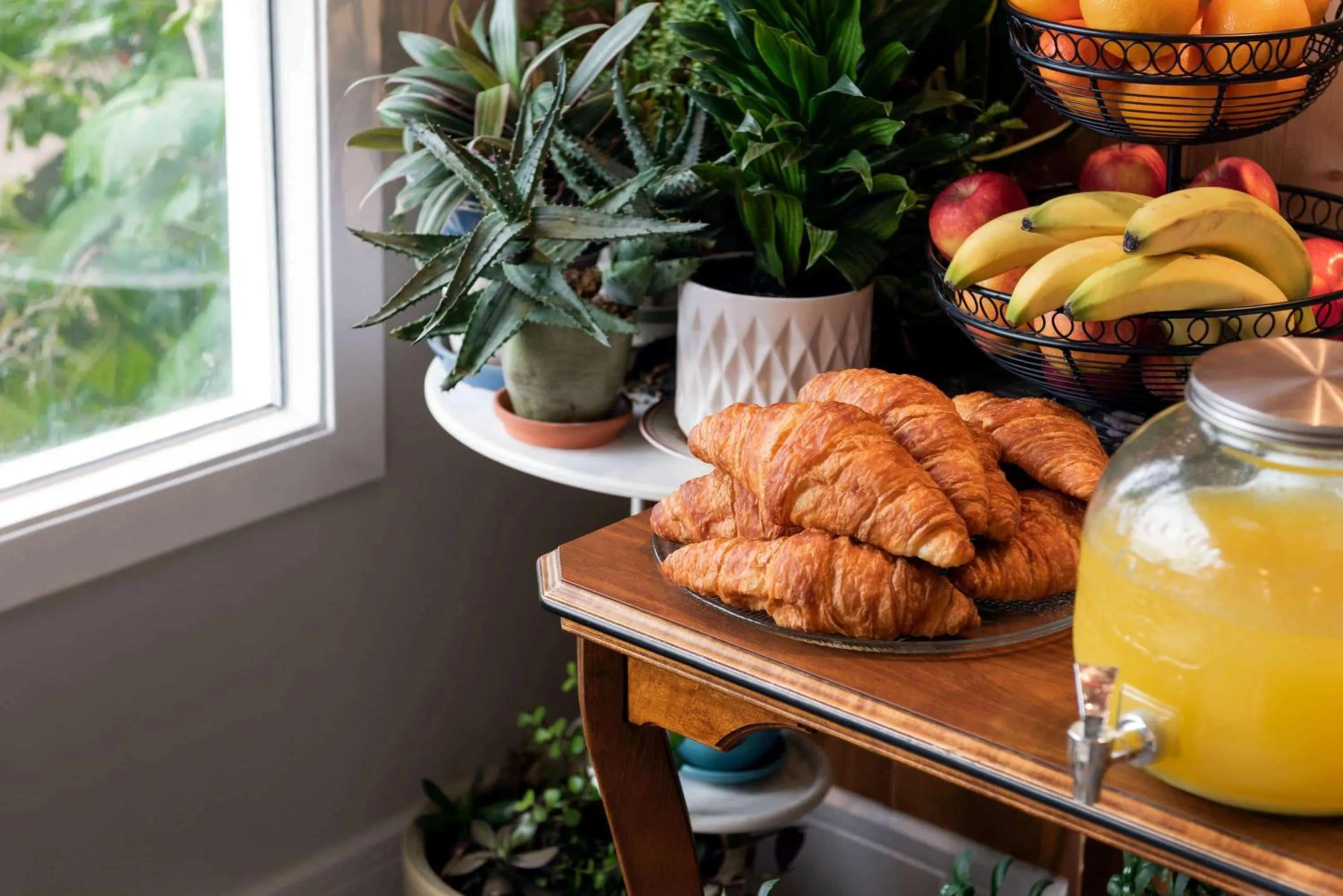 Restaurant/places to eat in Thriftlodge Edmonton