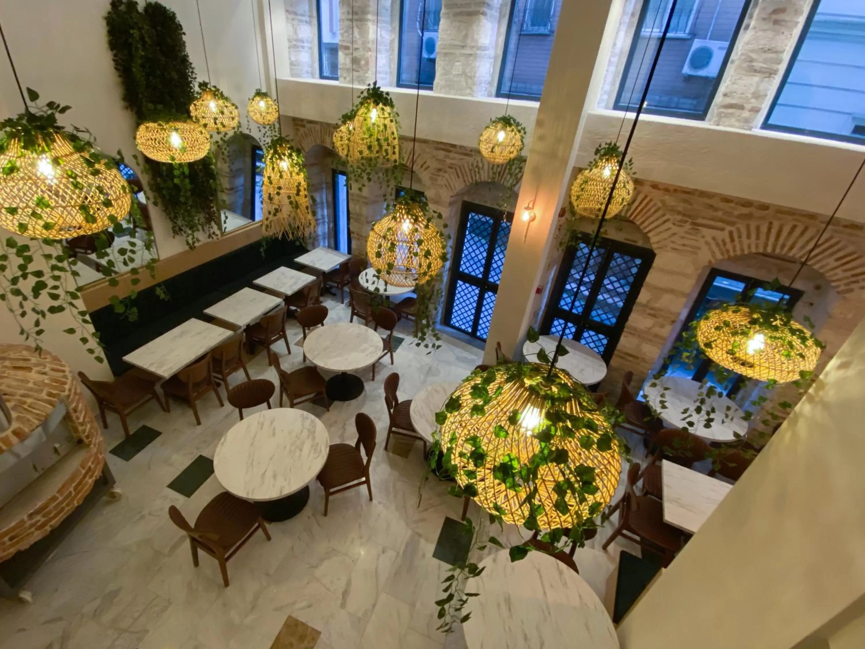 Restaurant/places to eat in Pera Rasso Hotel