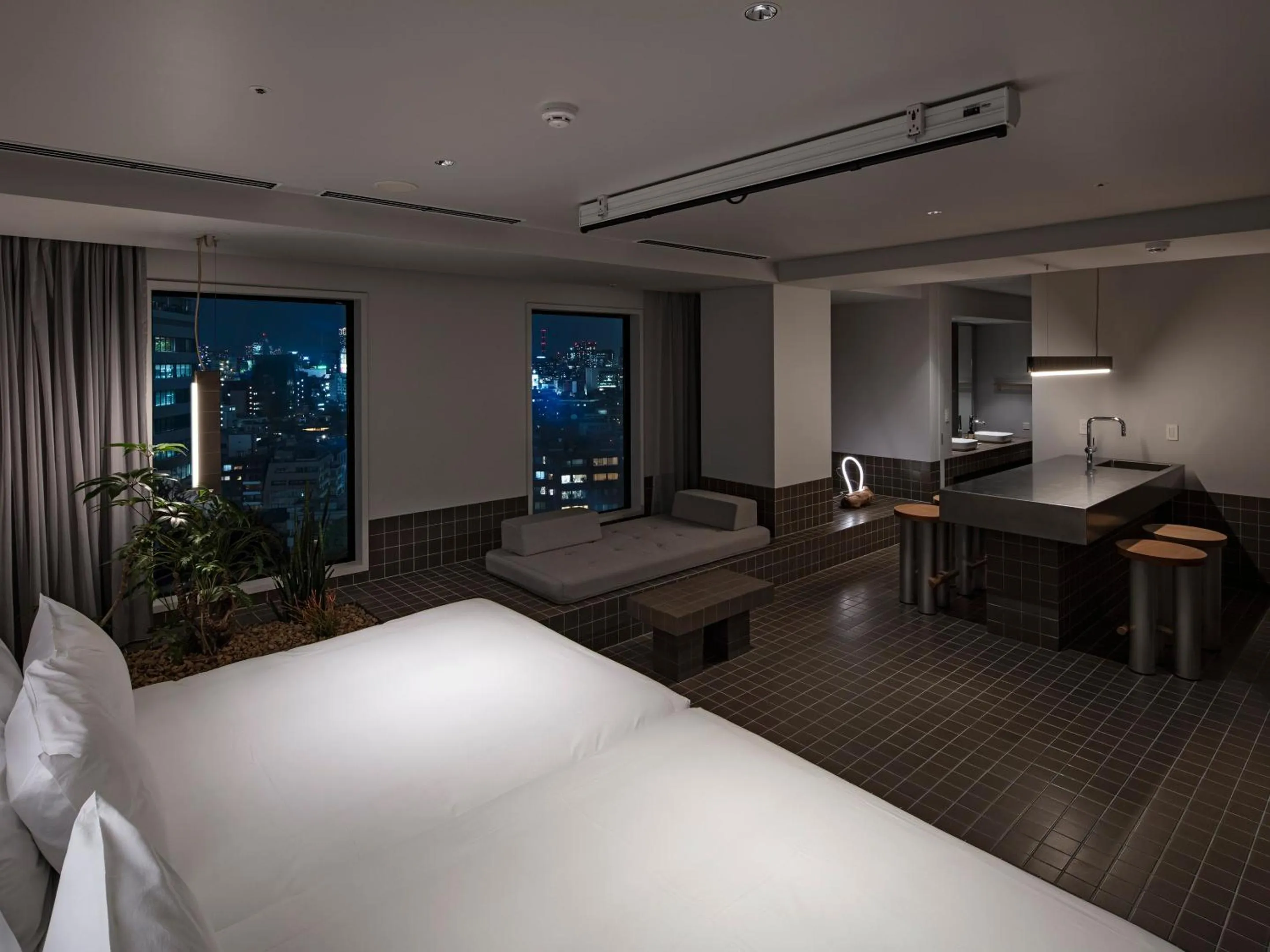 Photo of the whole room, Bed in all day place shibuya