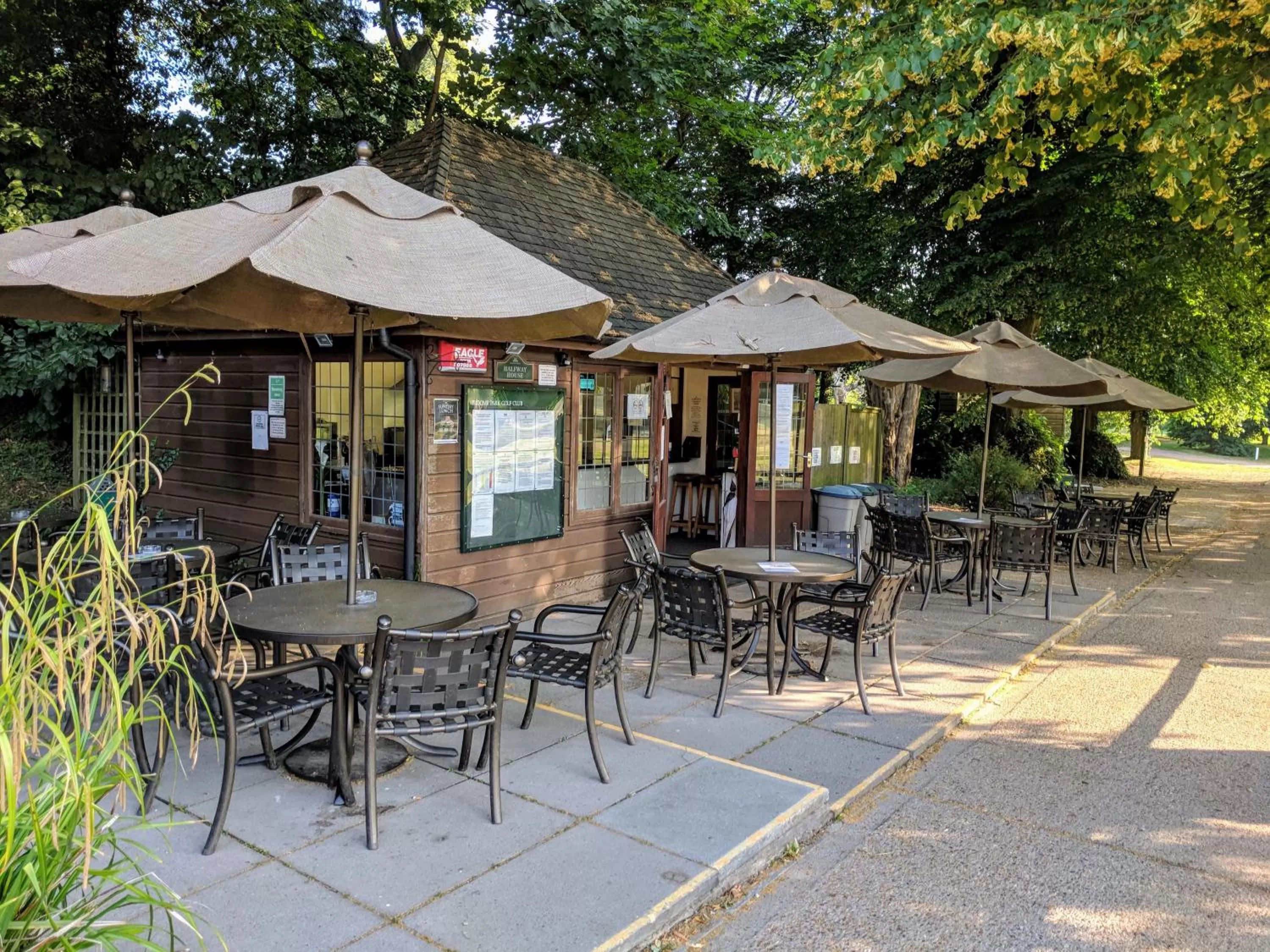 Restaurant/places to eat in Broome Park Hotel