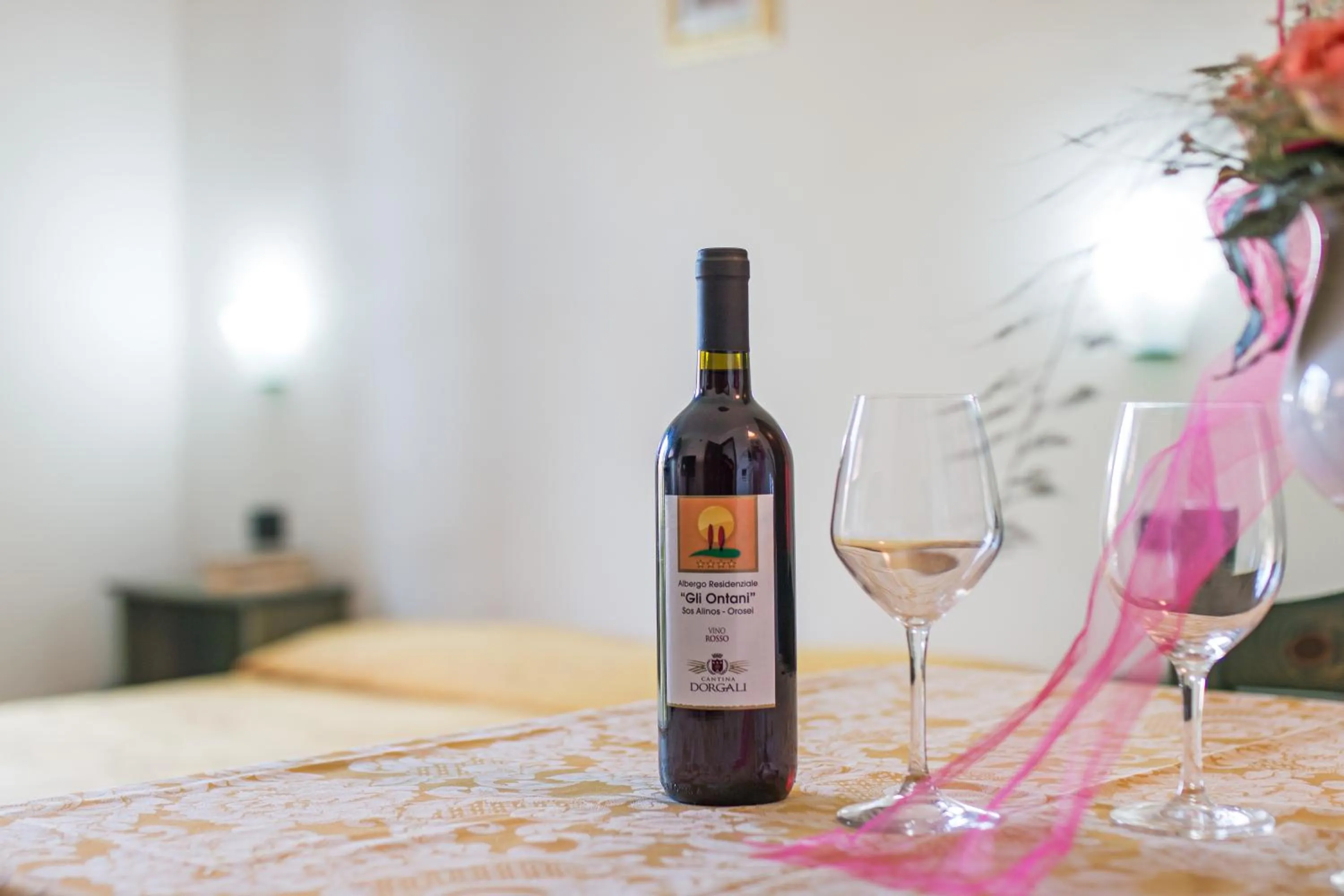 Decorative detail, Bed in Albergo Residenziale Gli Ontani