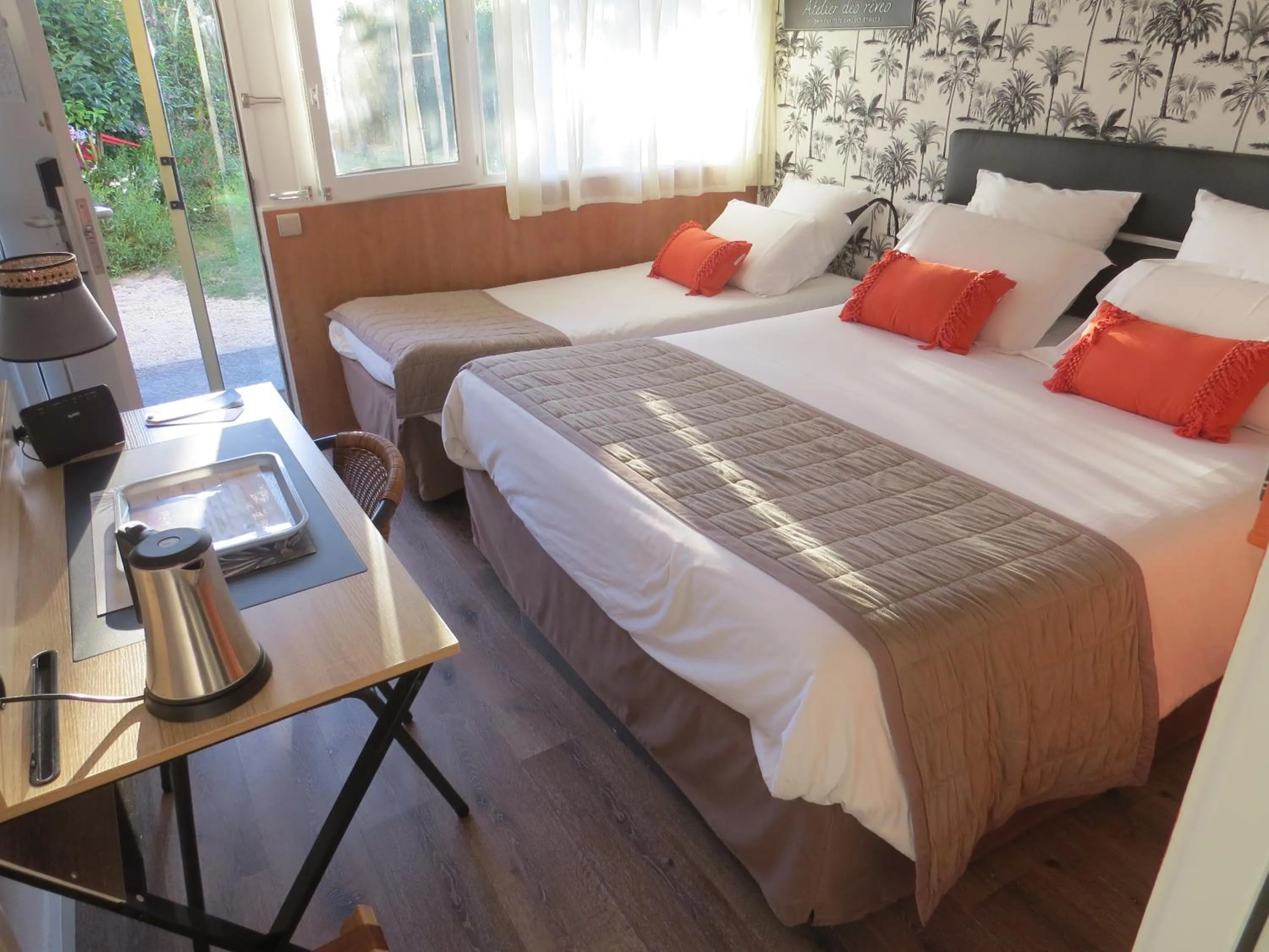 Photo of the whole room in Hôtel Kyriad Cap Sud