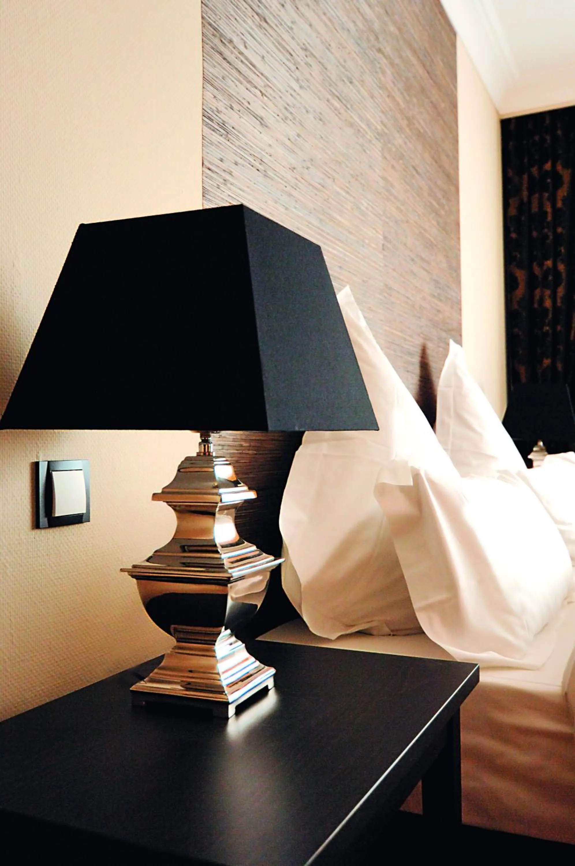 Photo of the whole room, Bed in Hotel Business & More